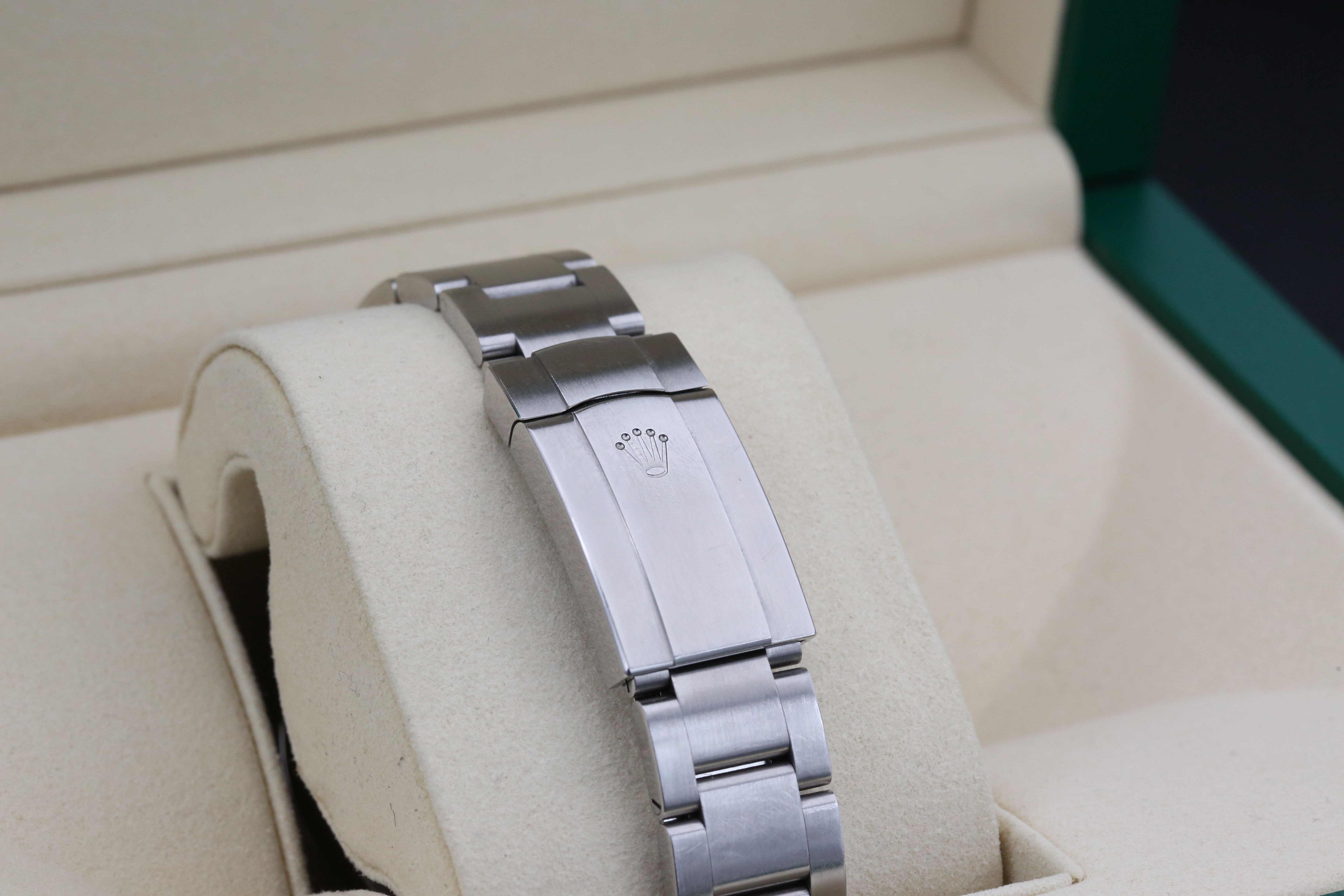 Rolex Oyster Perpetual 41 134300 Thumbnail 3