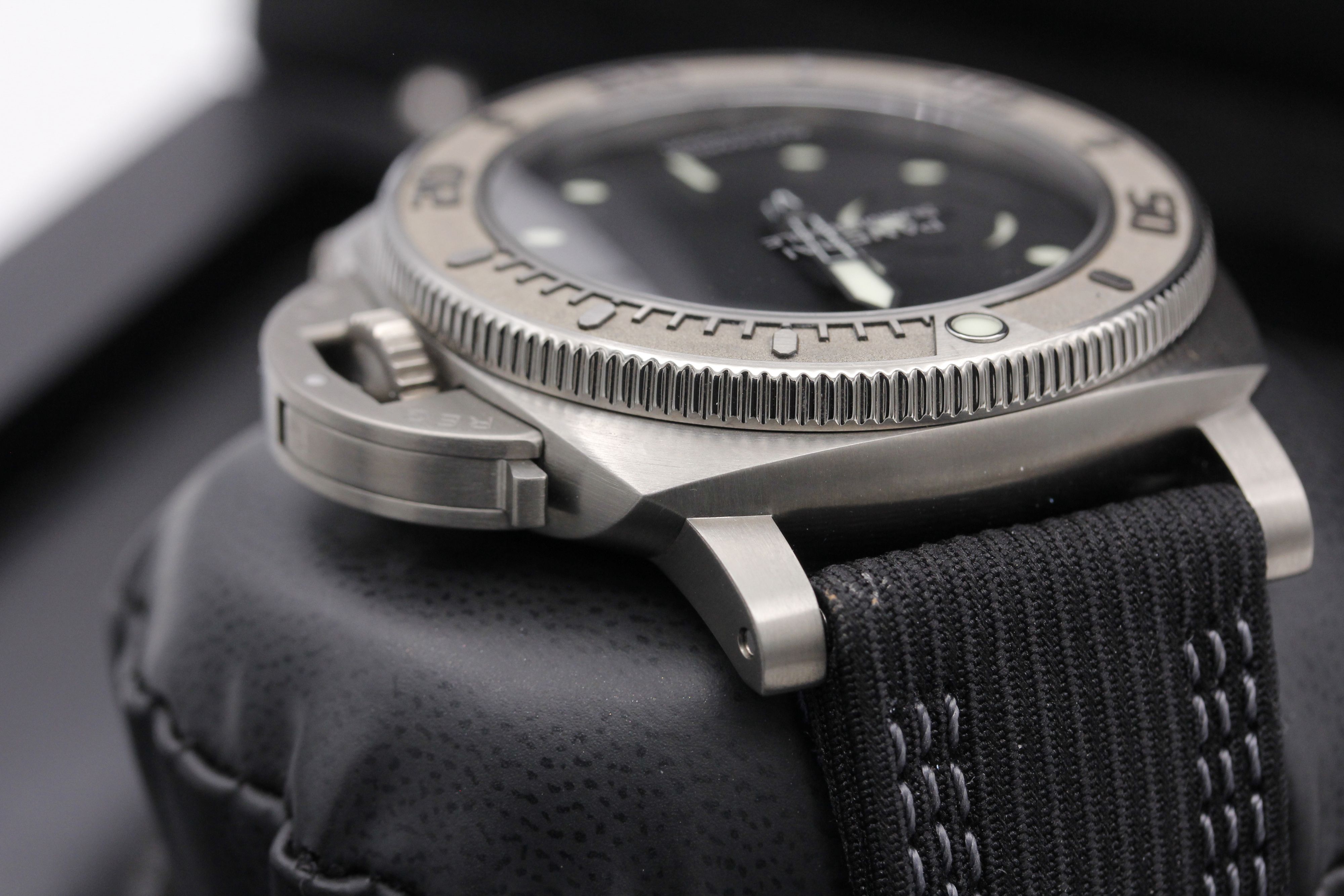 Panerai Submersible PAM00984 Thumbnail 4