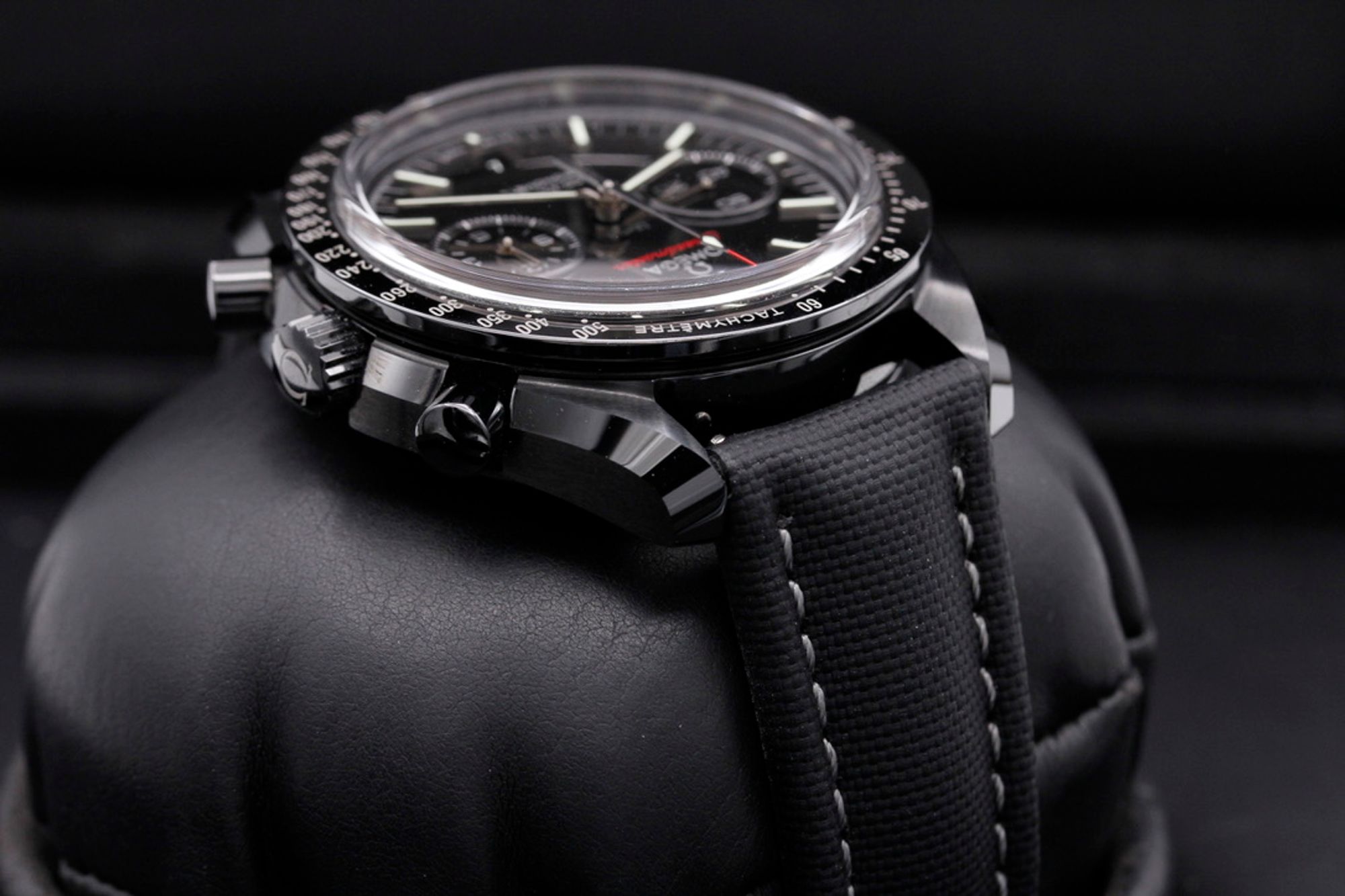 Omega Speedmaster Dark Side of the Moon 311.92.44.51.01.003 Thumbnail 4