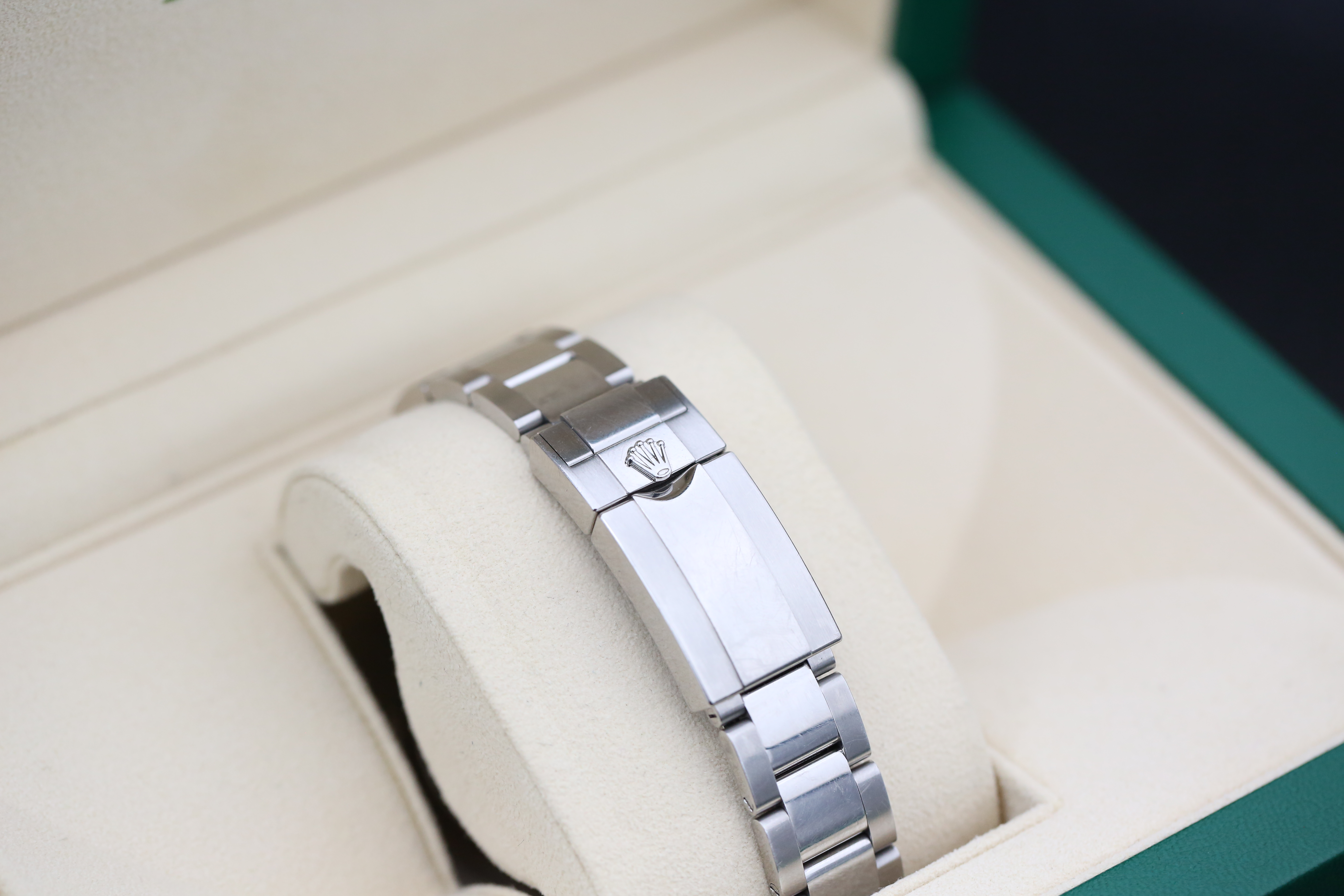 Rolex Yacht-Master 126622 Thumbnail 3