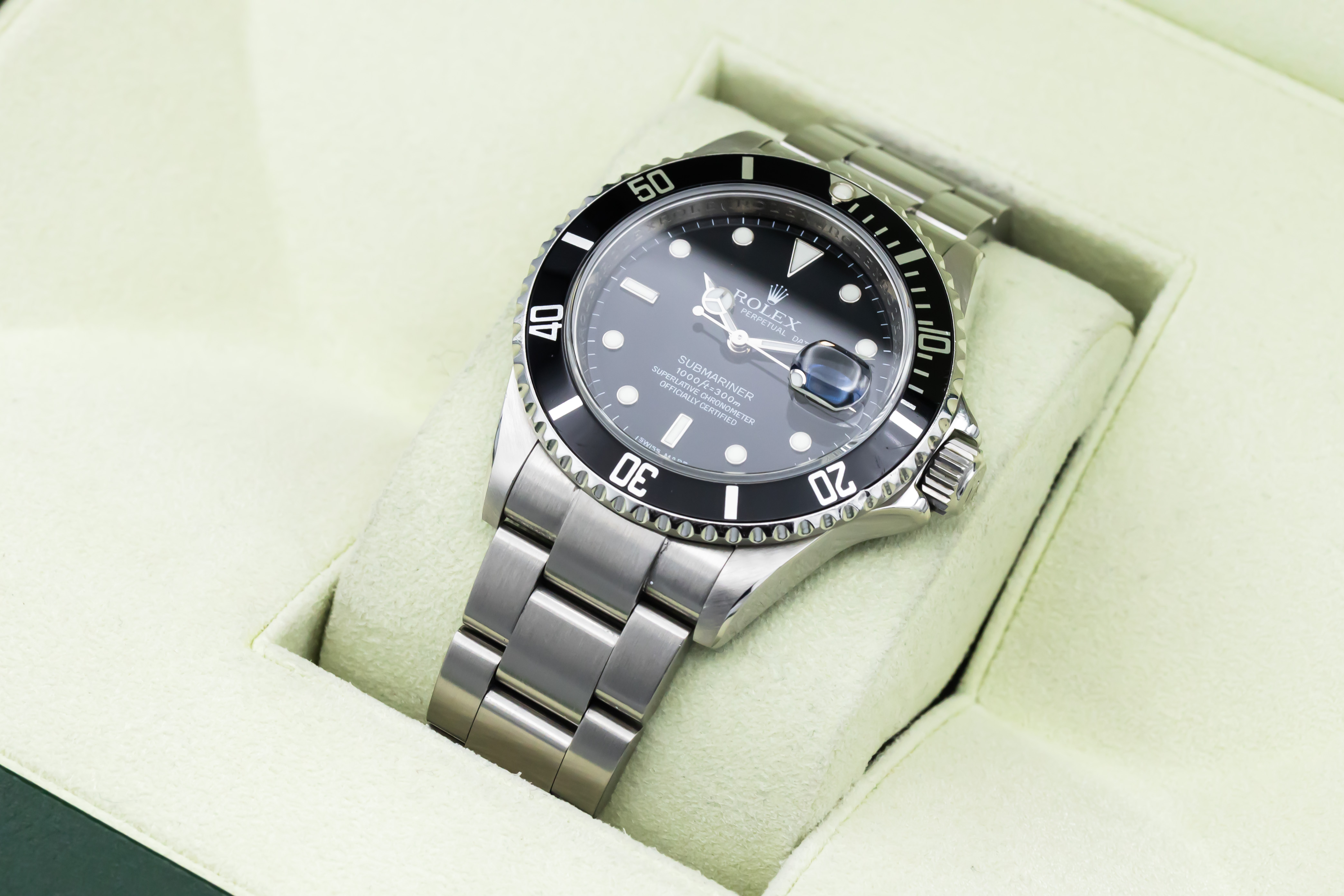 Rolex Submariner 16610 Thumbnail 5