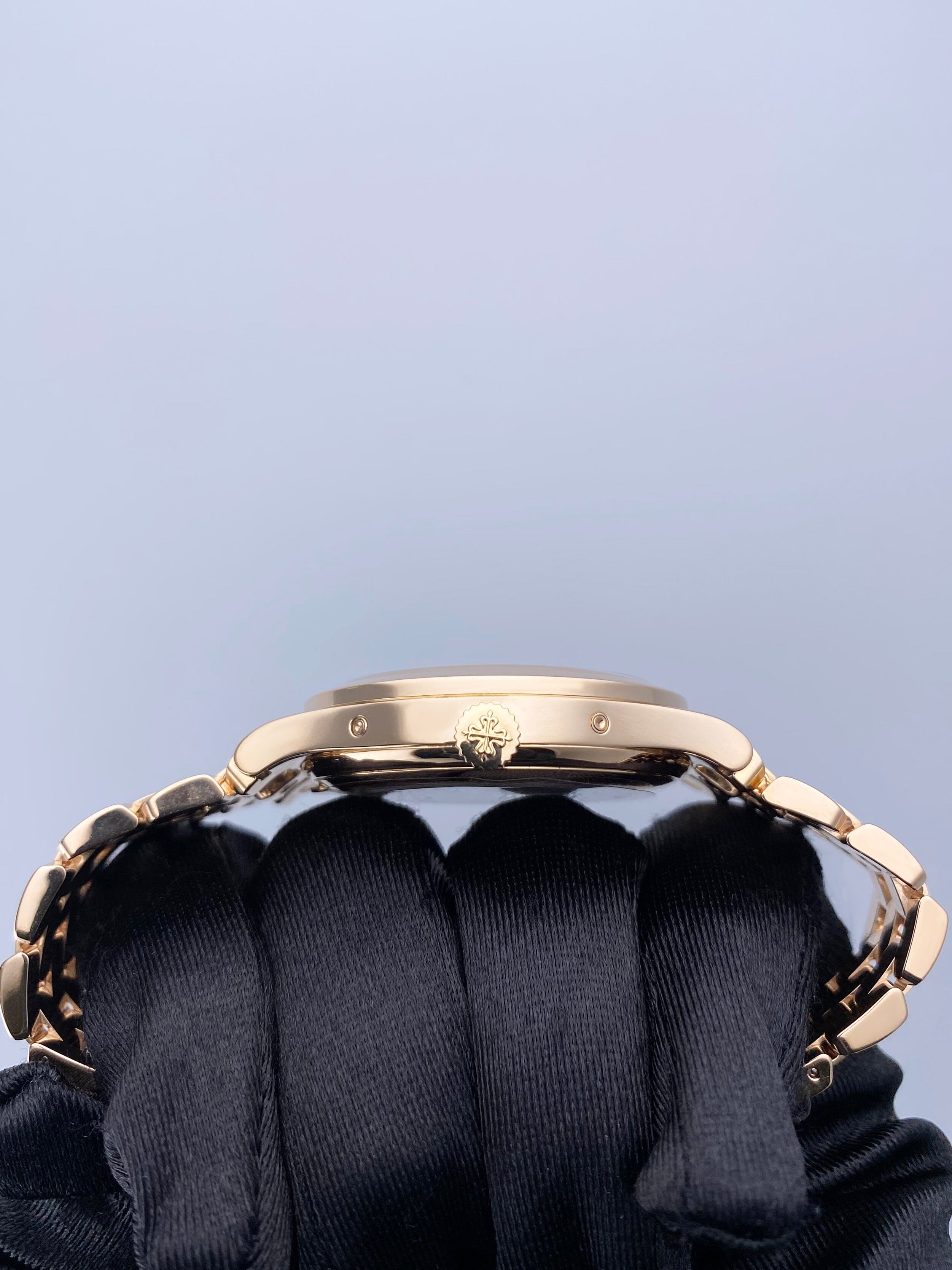 Patek Philippe Annual Calendar 5396/1R-001 Thumbnail 4