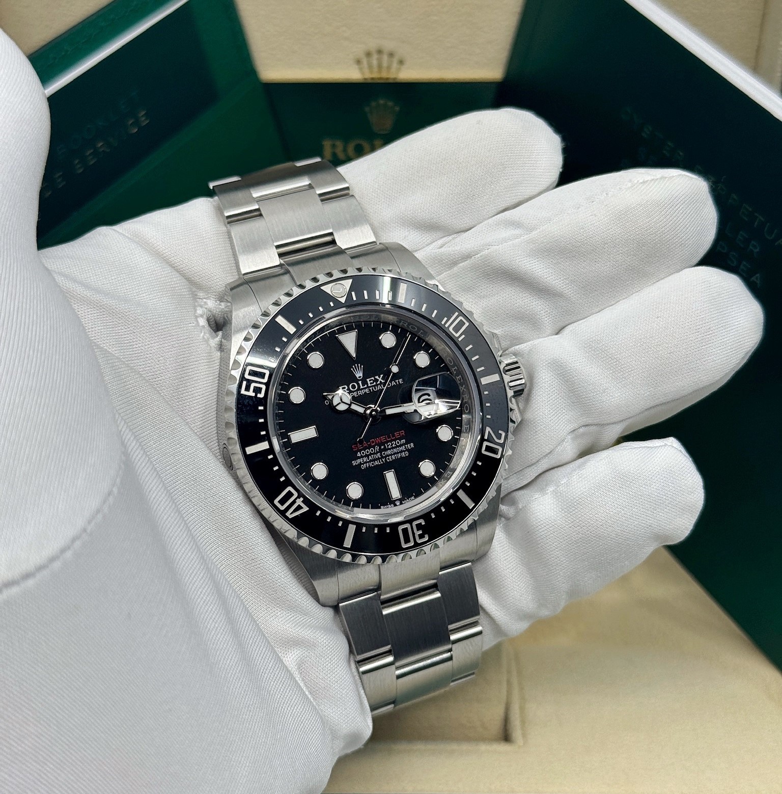 Rolex Sea-Dweller 126600 Thumbnail 6