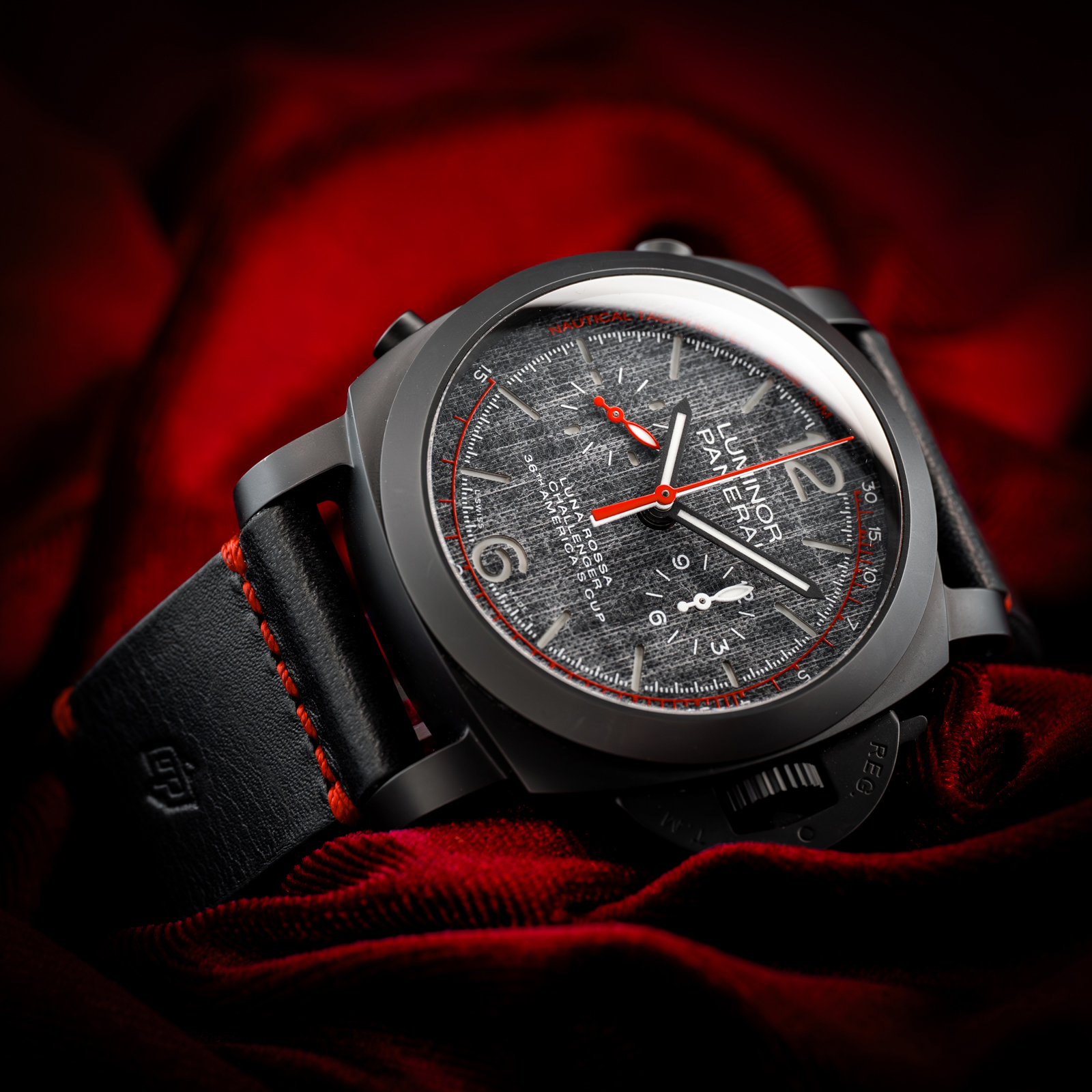 Panerai Luminor Luna Rossa PAM01037 Thumbnail 2