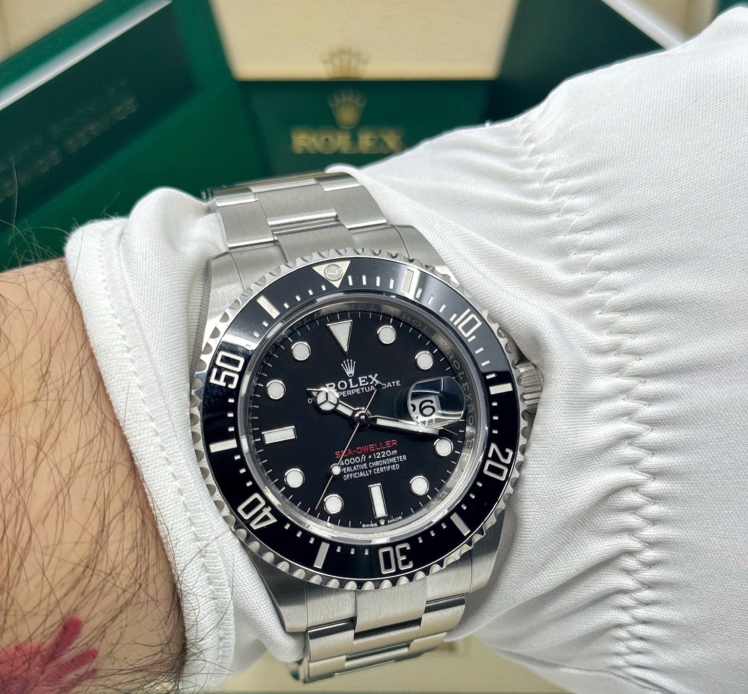 Rolex Sea-Dweller 126600 Thumbnail 5