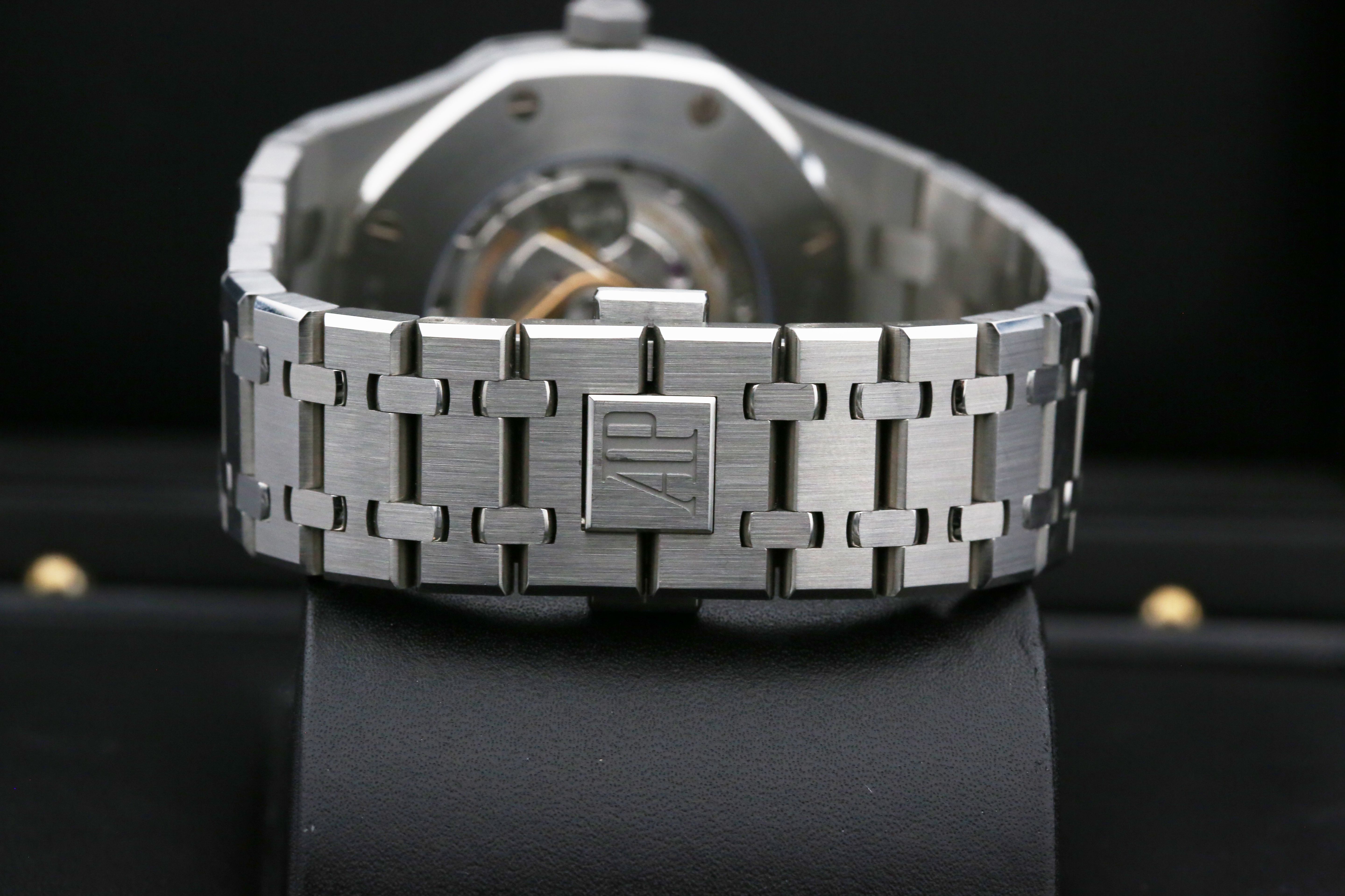 Audemars Piguet Royal Oak 15400ST.OO.1220ST.04 Thumbnail 3
