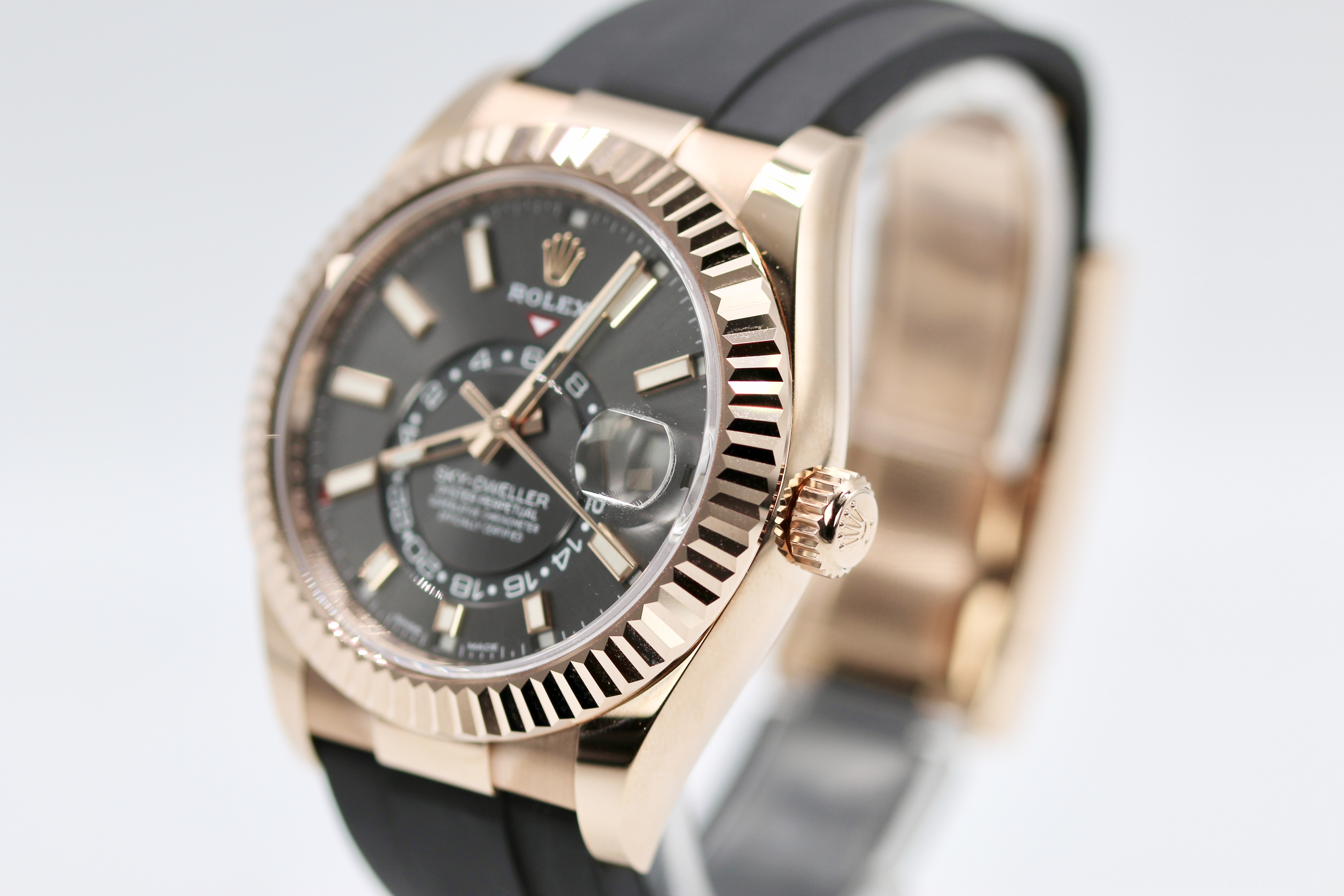 Rolex Sky-Dweller 326235 Thumbnail 2