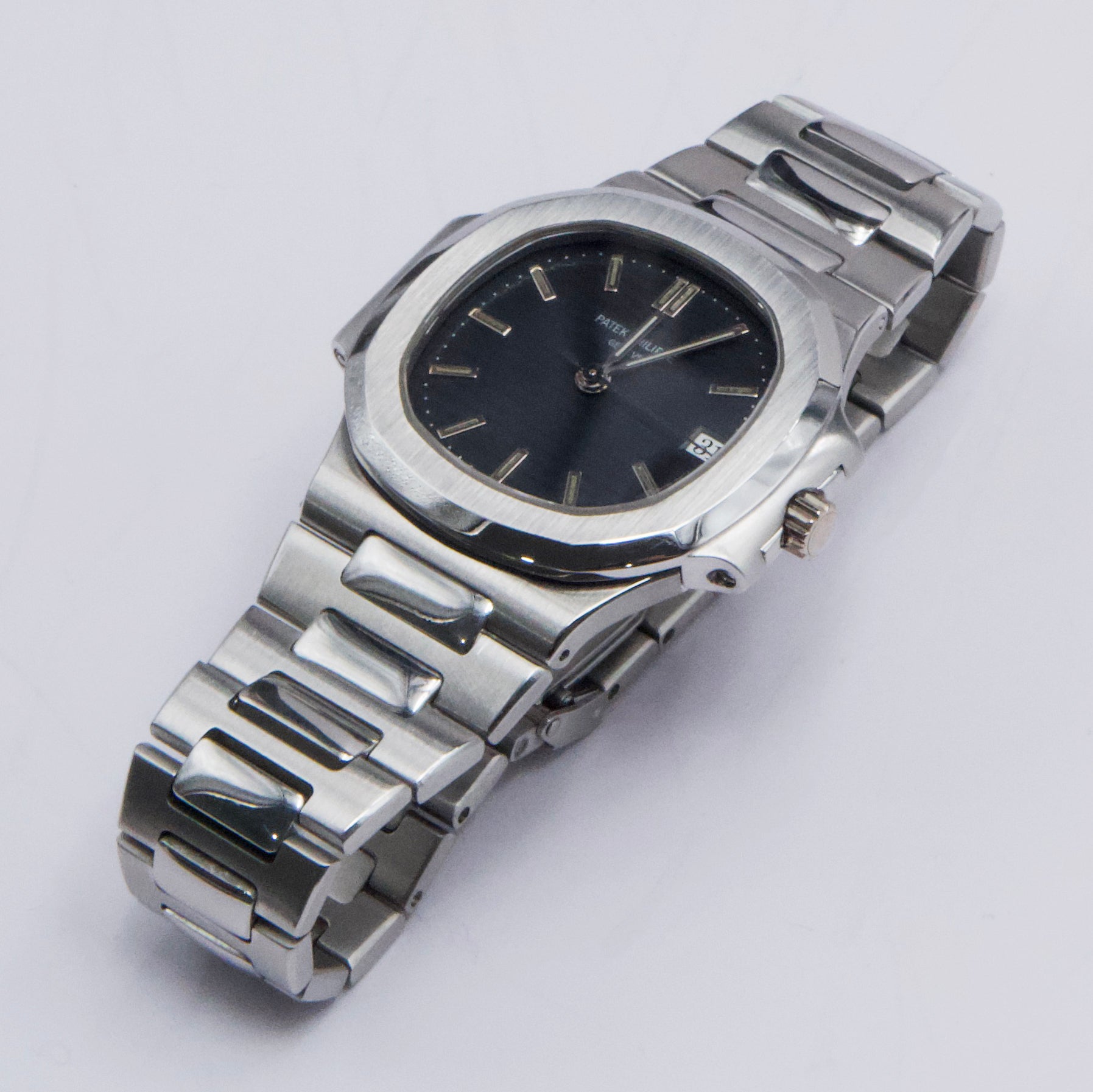 Patek Philippe Nautilus 3800/1A Thumbnail 3