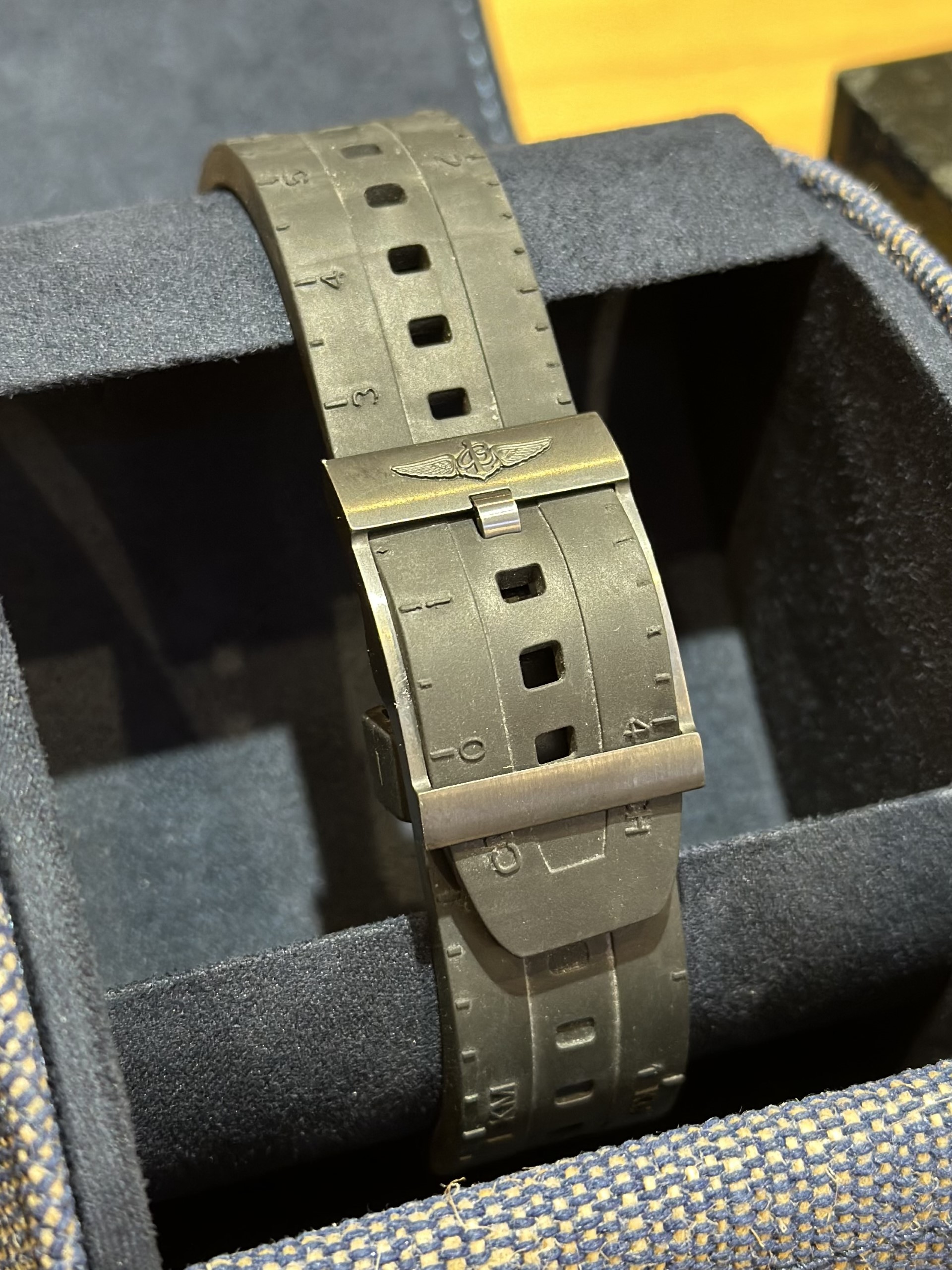 Breitling Colt Skyracer X74320 Thumbnail 3