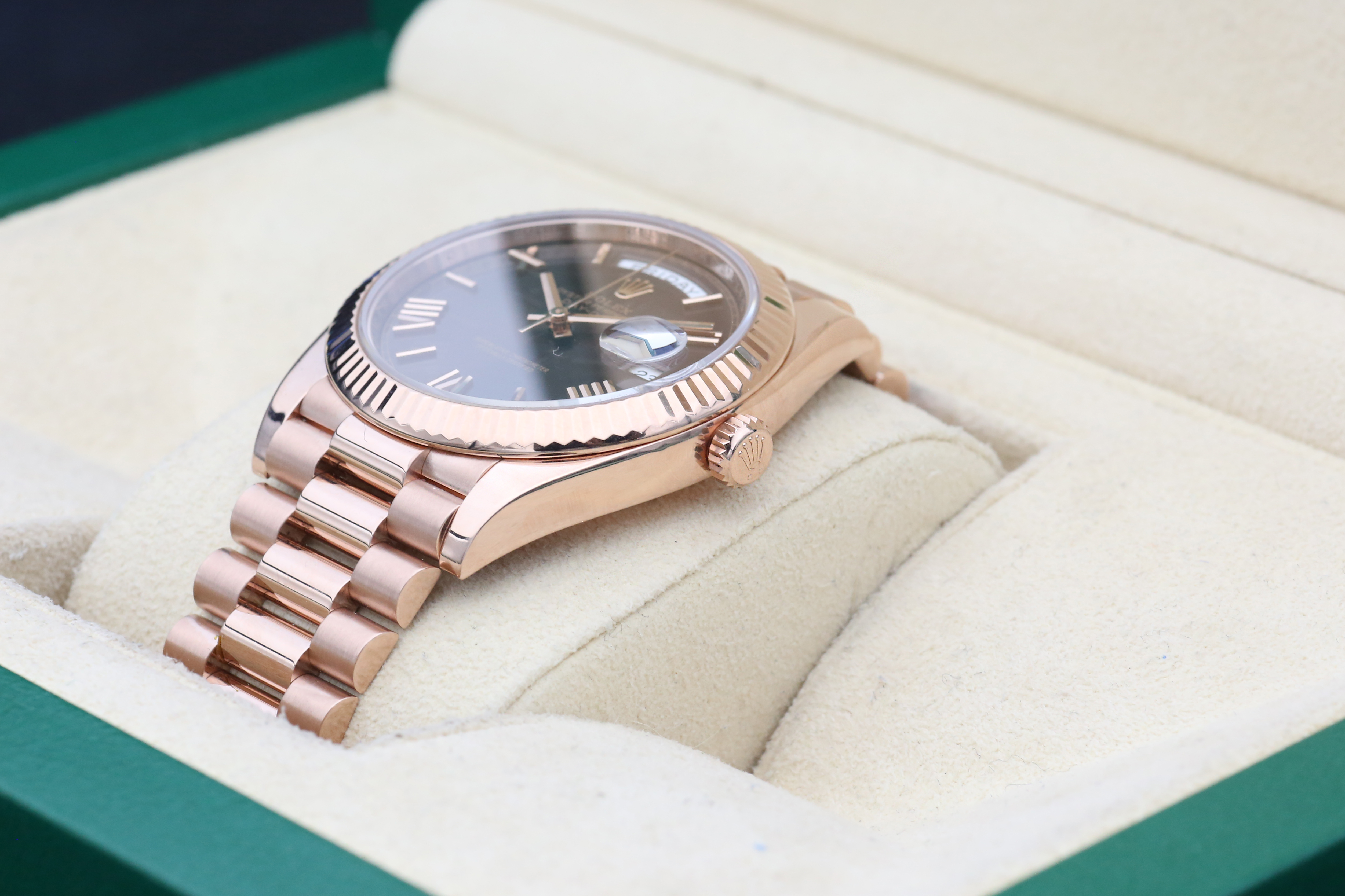 Rolex Day-Date 40 228235 Thumbnail 2