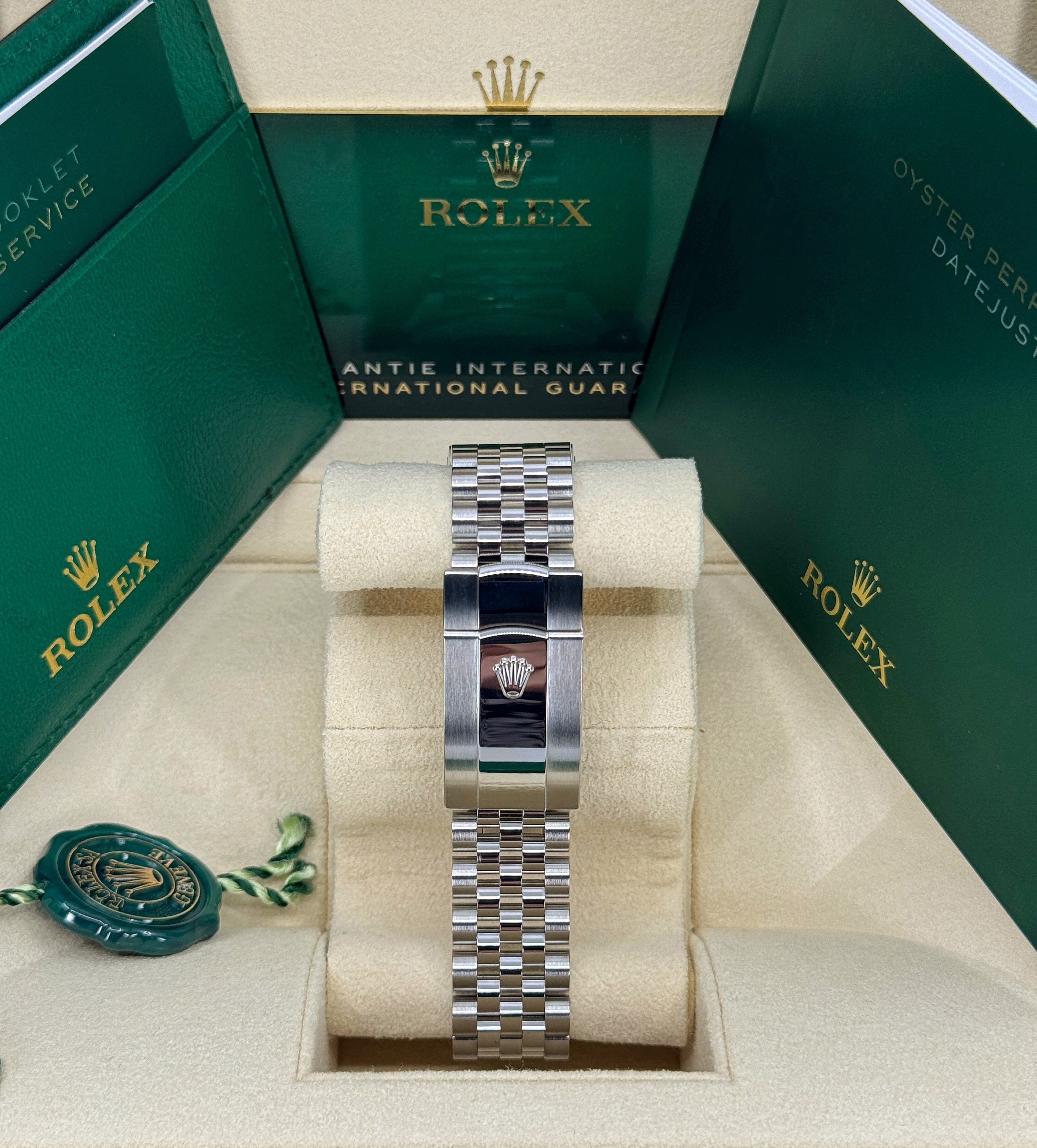 Rolex Datejust 41 126300 Thumbnail 3