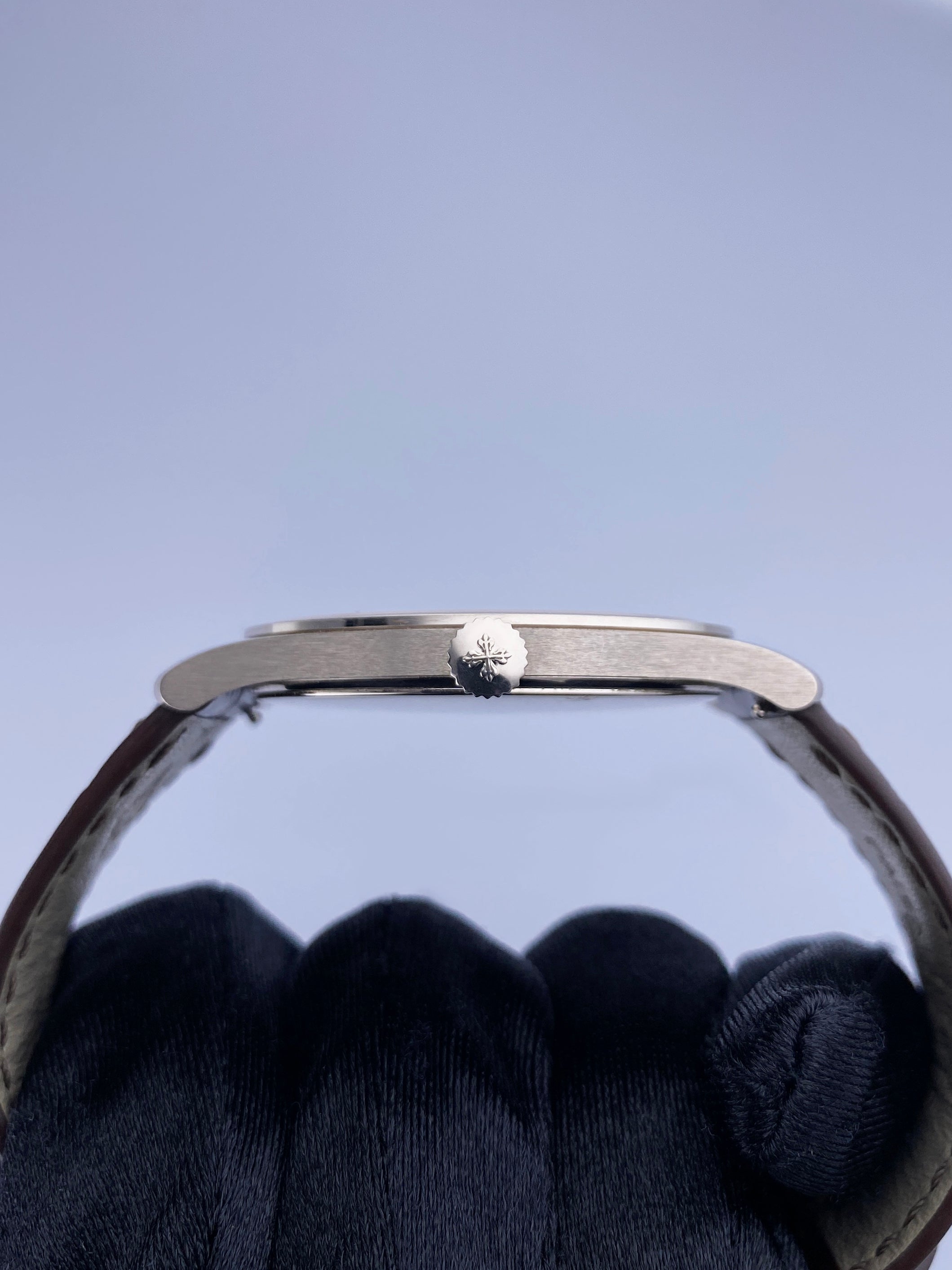 Patek Philippe Calatrava 5196G-001 Thumbnail 4