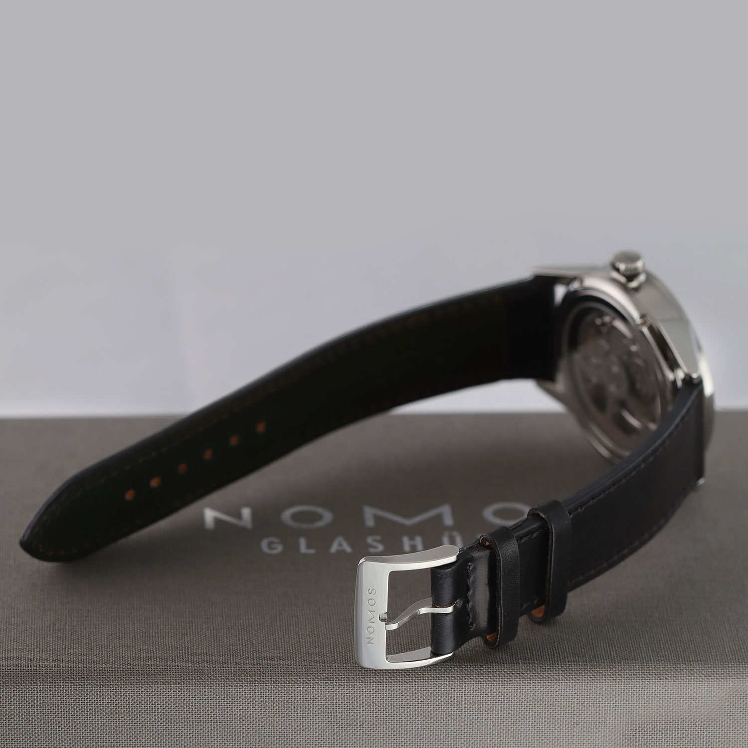 Nomos Glashutte Zurich 801 Thumbnail 4