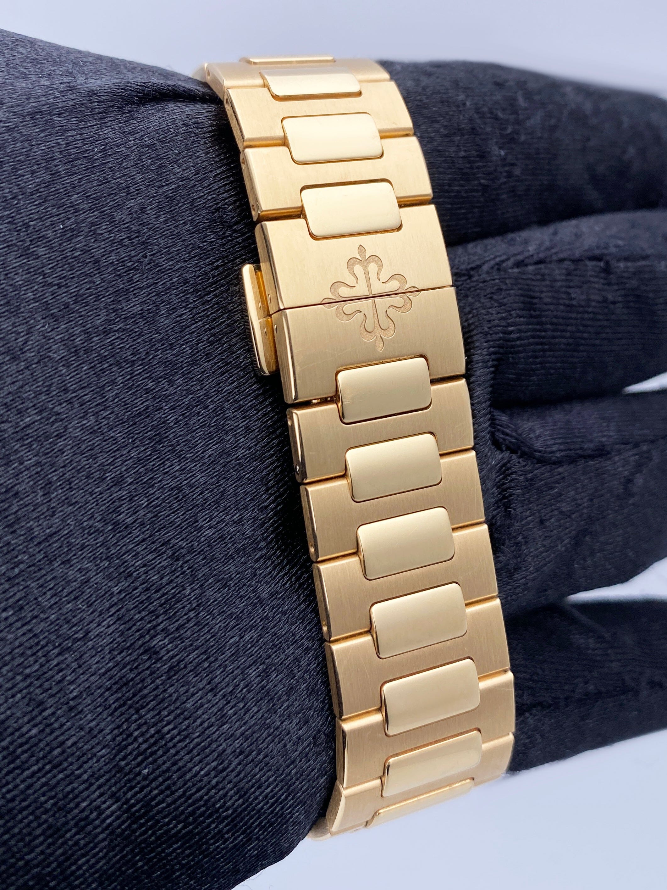 Patek Philippe Nautilus 7118/1R-010 Thumbnail 5