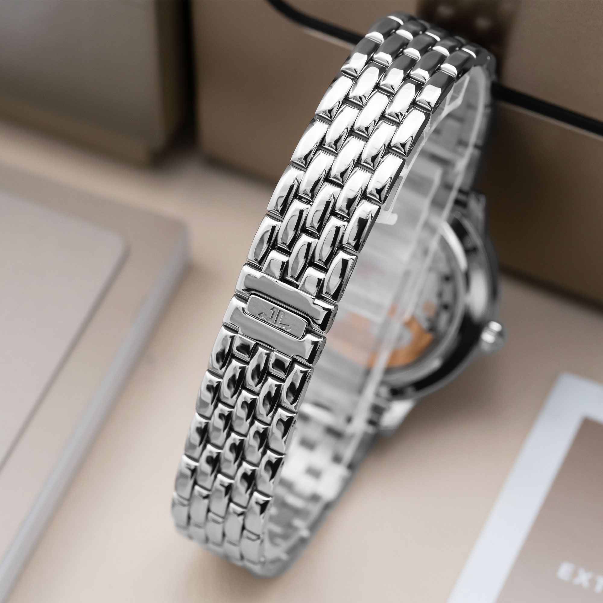 Jaeger-LeCoultre Rendez-Vous Night and Day 3448130 Thumbnail 3