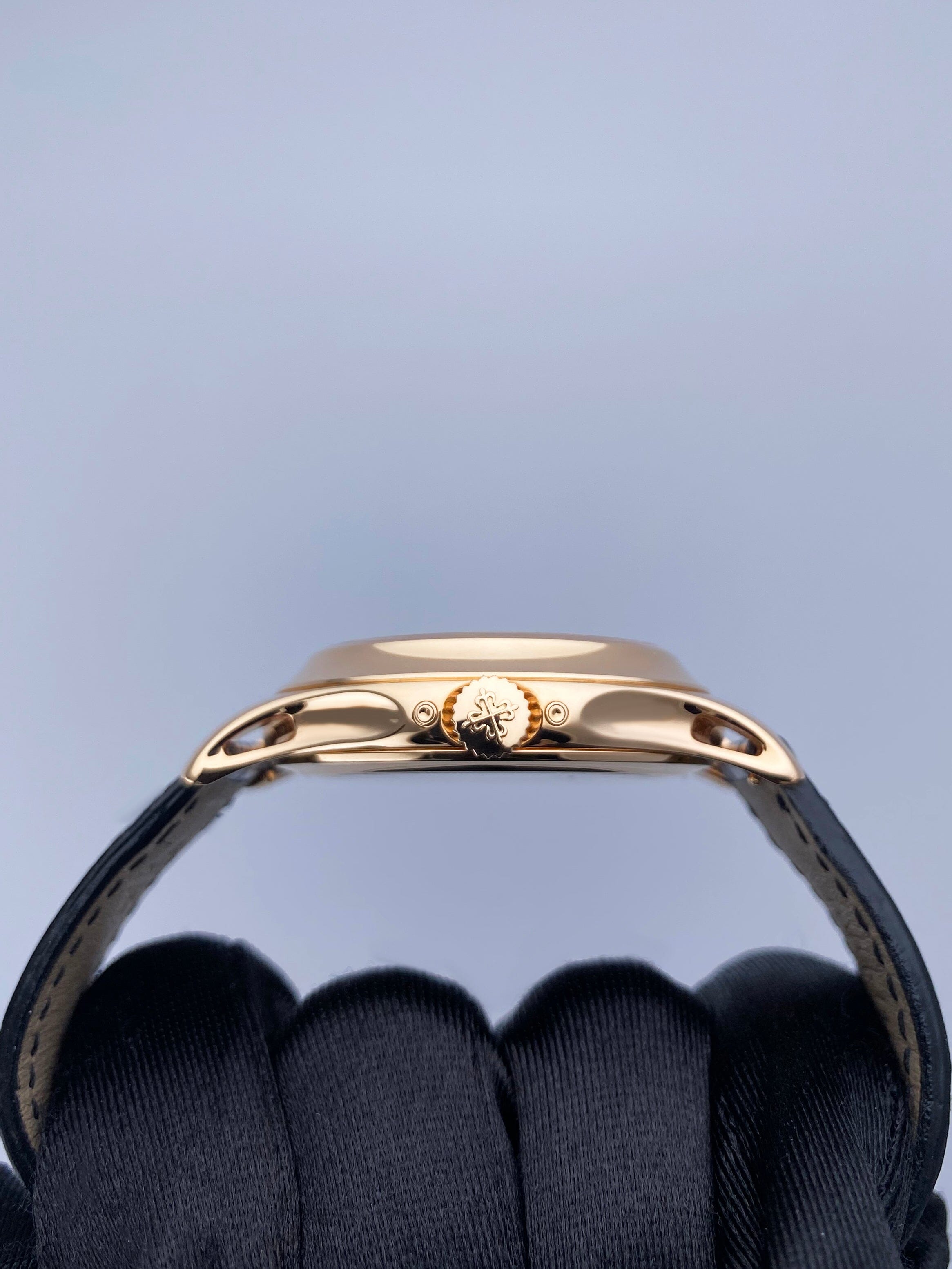 Patek Philippe Complications 5205R-010 Thumbnail 4