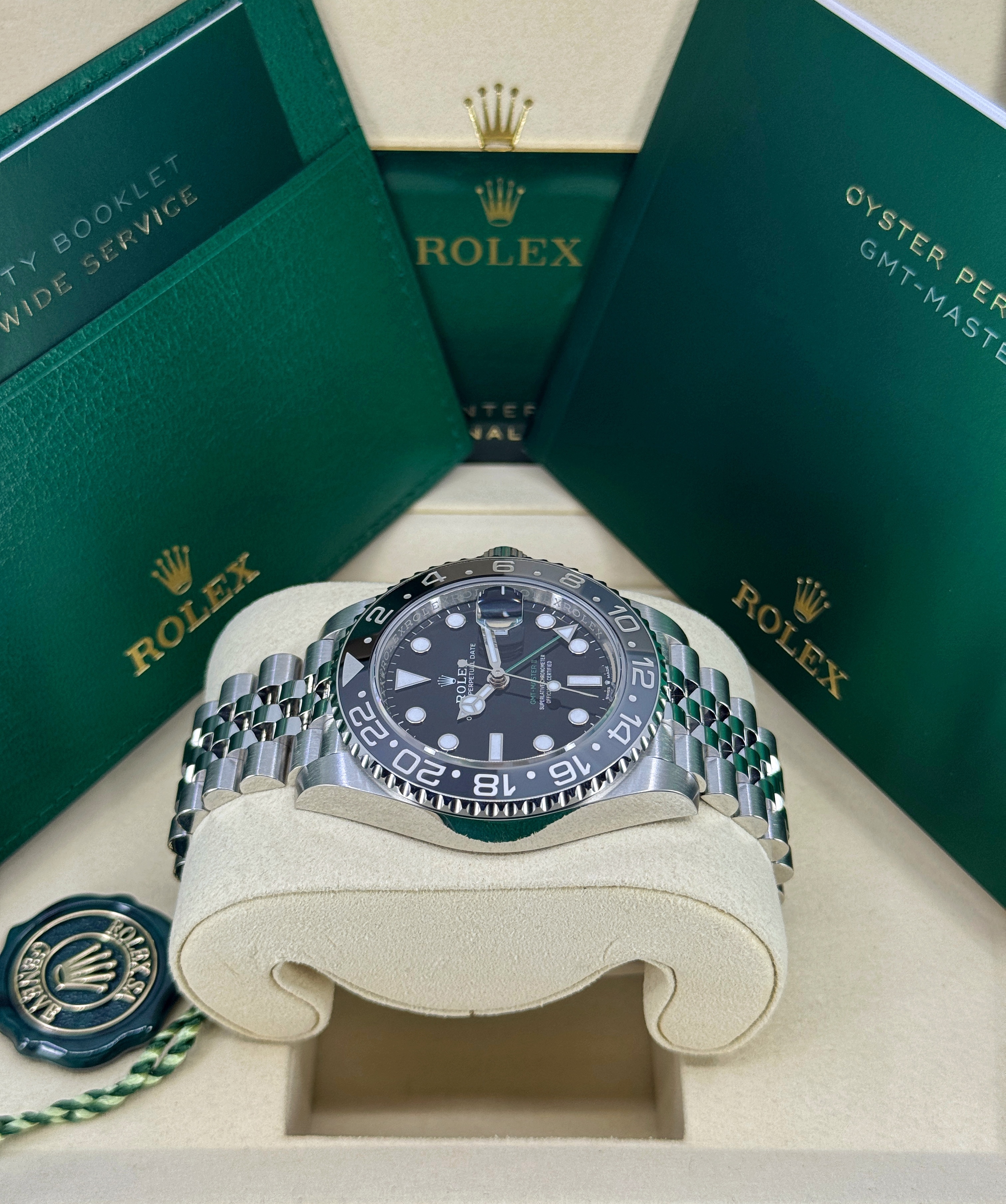 Rolex GMT Master II 126710 GRNR Thumbnail 2