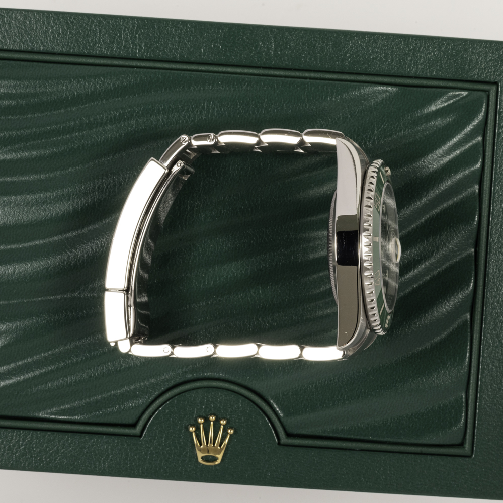 Rolex Submariner Hulk Thumbnail 4