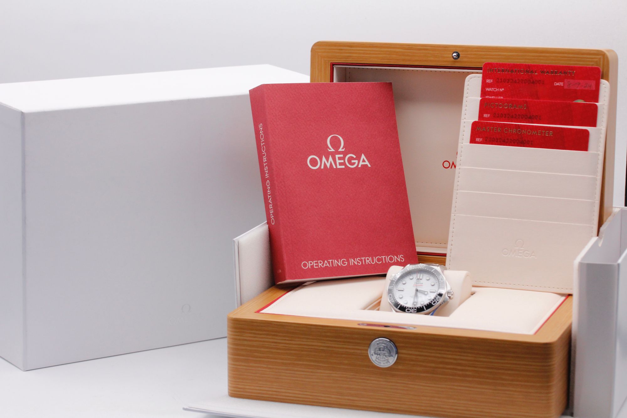 Omega Seamaster Diver 300m 210.32.42.20.04.001 Thumbnail 5