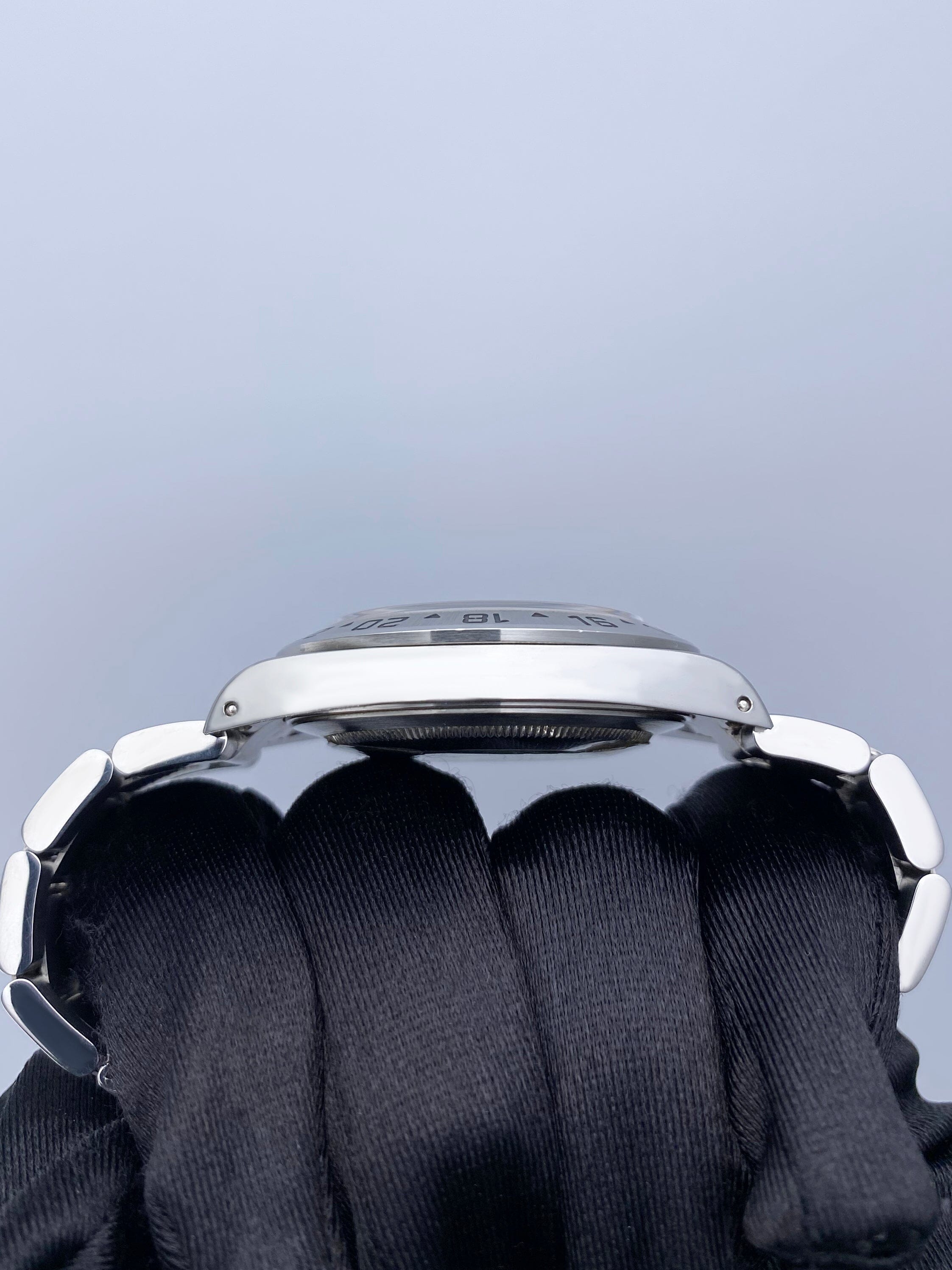 Rolex Explorer II 16570 Thumbnail 5