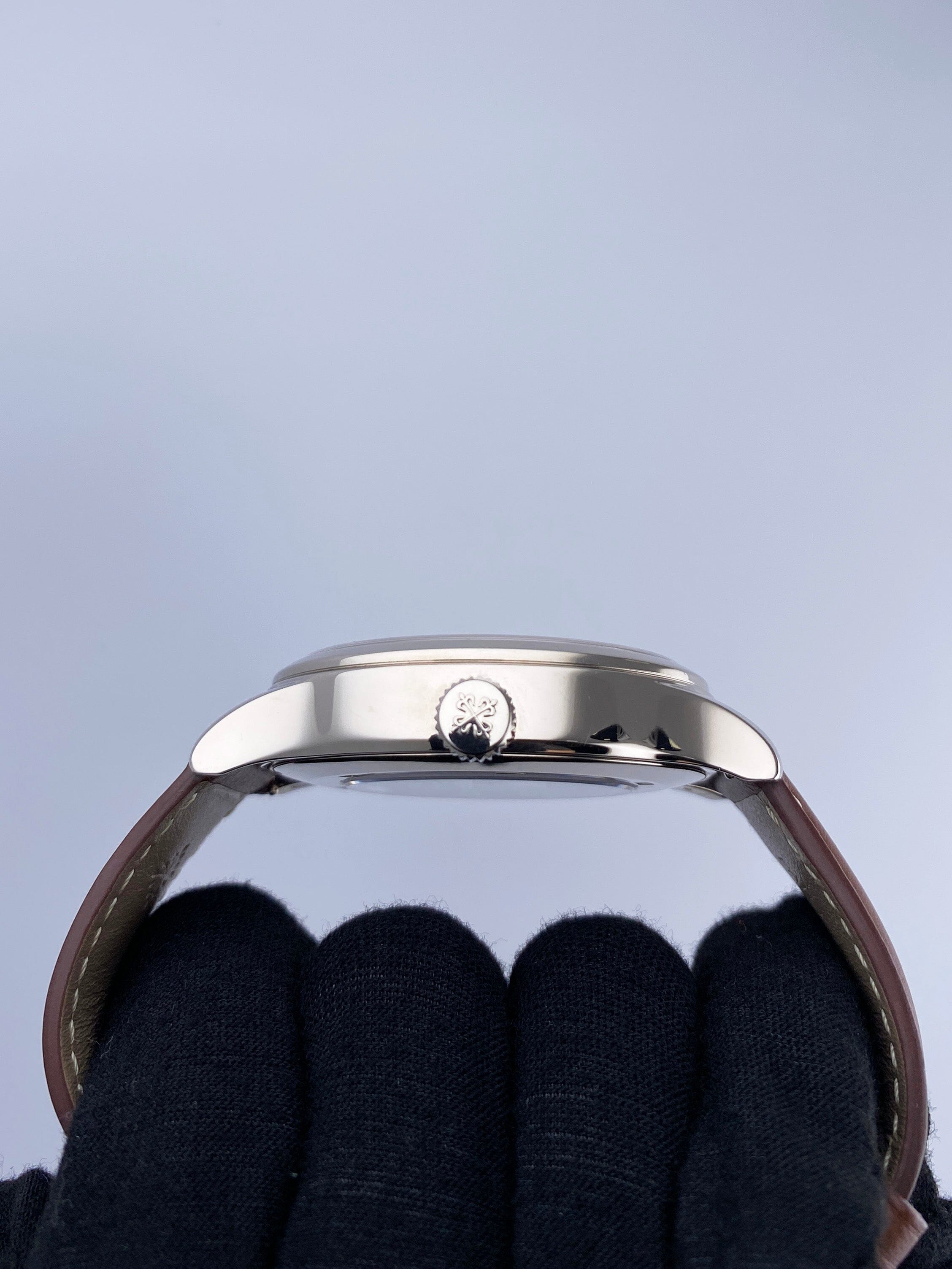 Patek Philippe Complications 5524G-001 Thumbnail 4