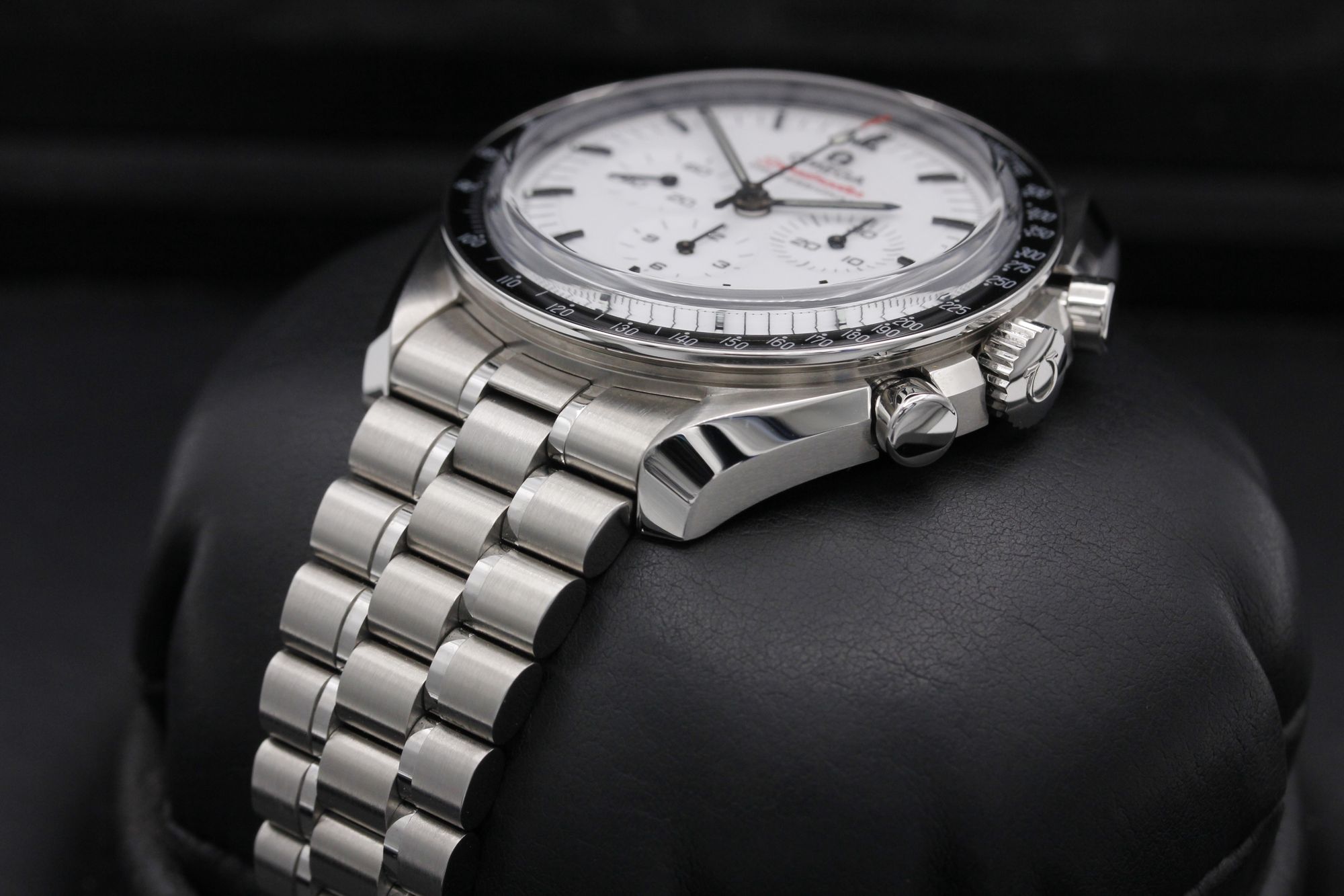 Omega Speedmaster Moonwatch Professional 310.30.42.50.04.001 Thumbnail 2