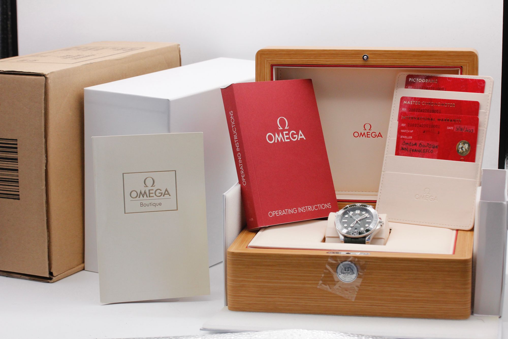 Omega Seamaster Diver 300m 210.32.42.20.10.001 Thumbnail 5