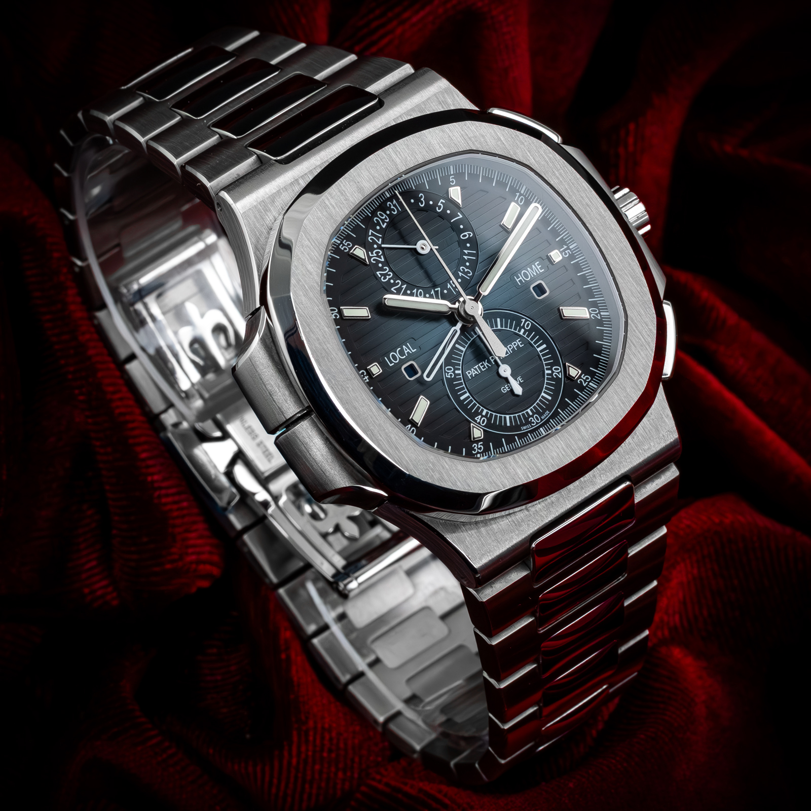 Patek Philippe Nautilus 5990/1A-011 Thumbnail 2