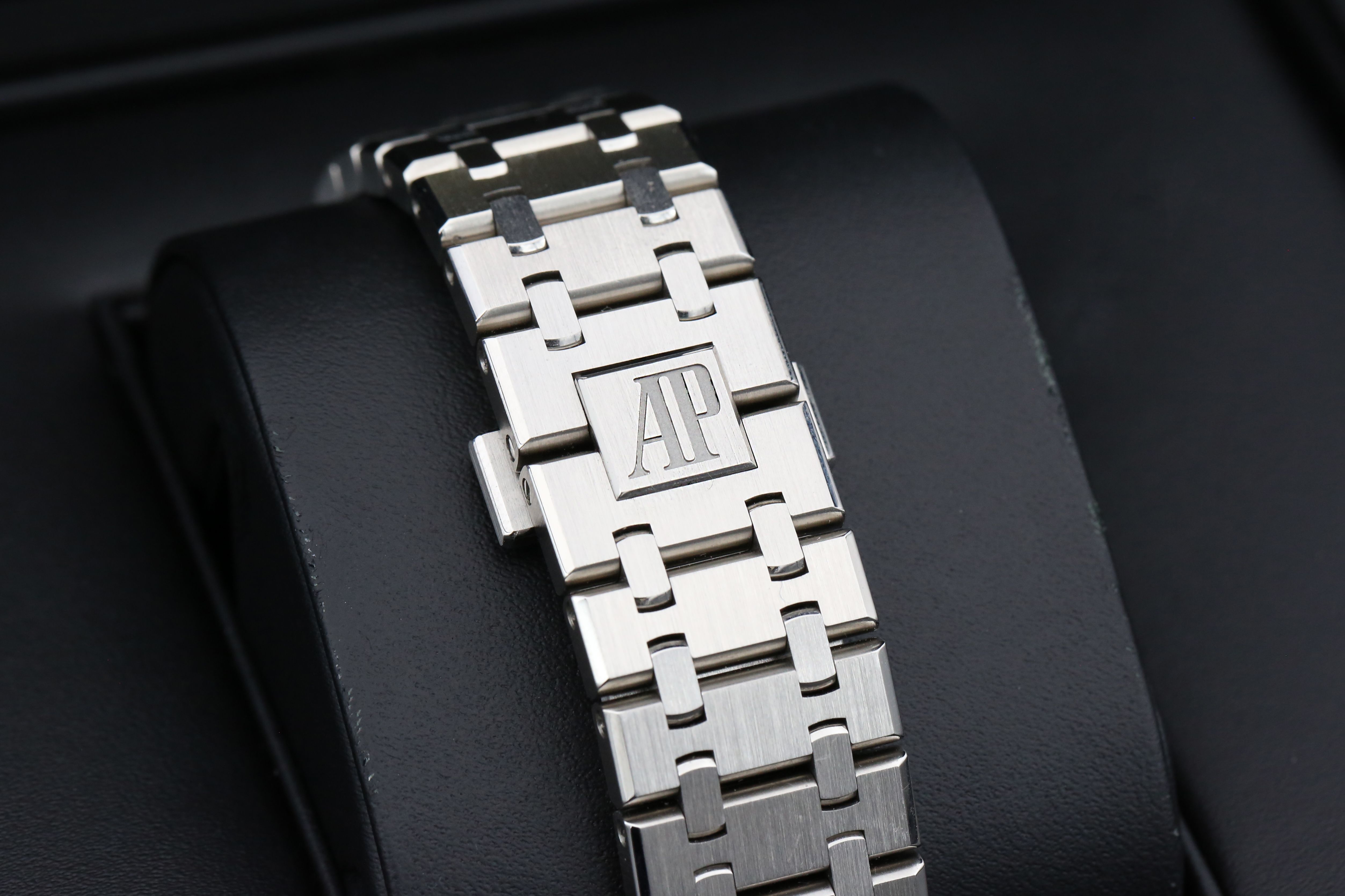 Audemars Piguet Royal Oak 15500ST.OO.1220ST.01 Thumbnail 3