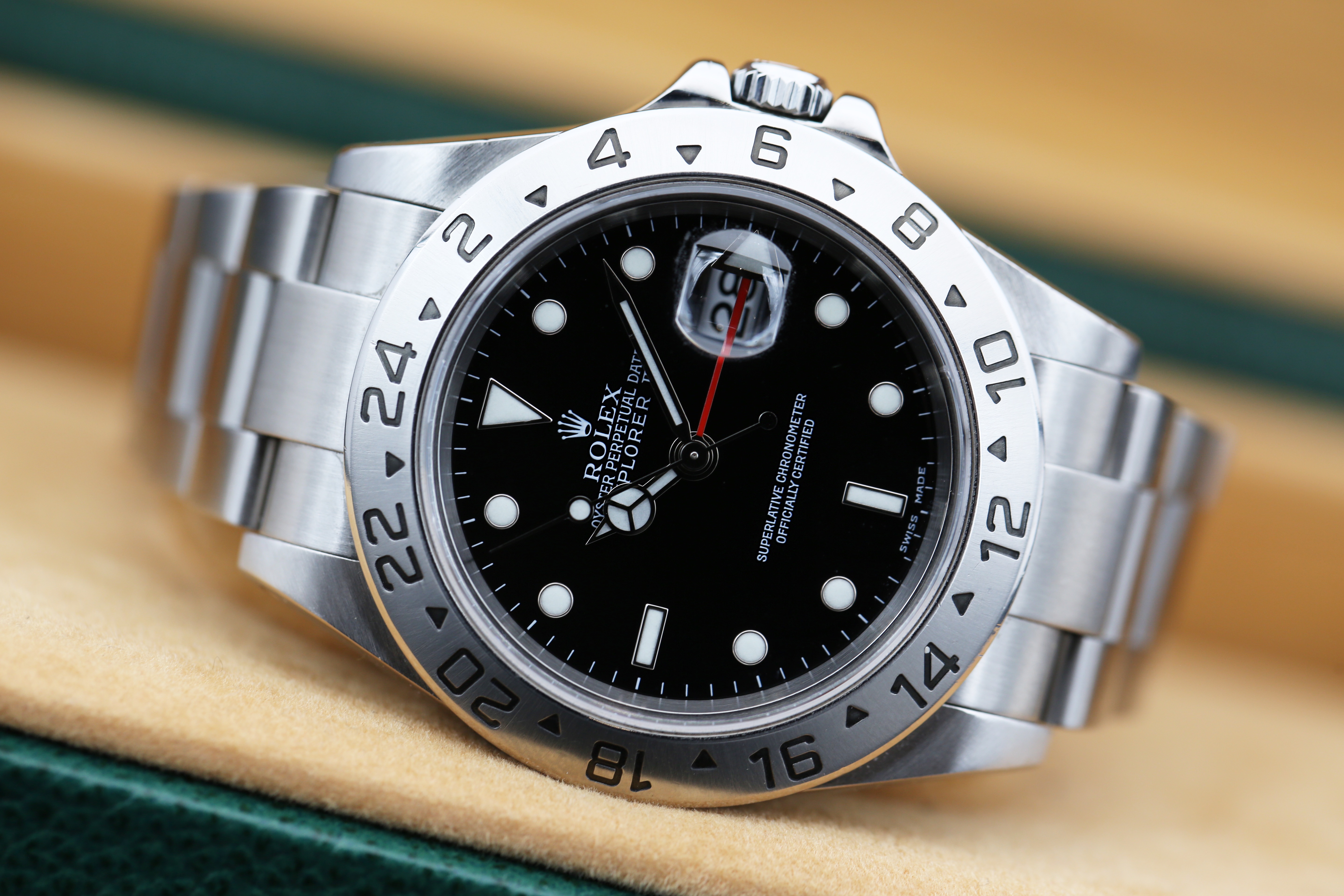Rolex Explorer II 16570 Thumbnail 2