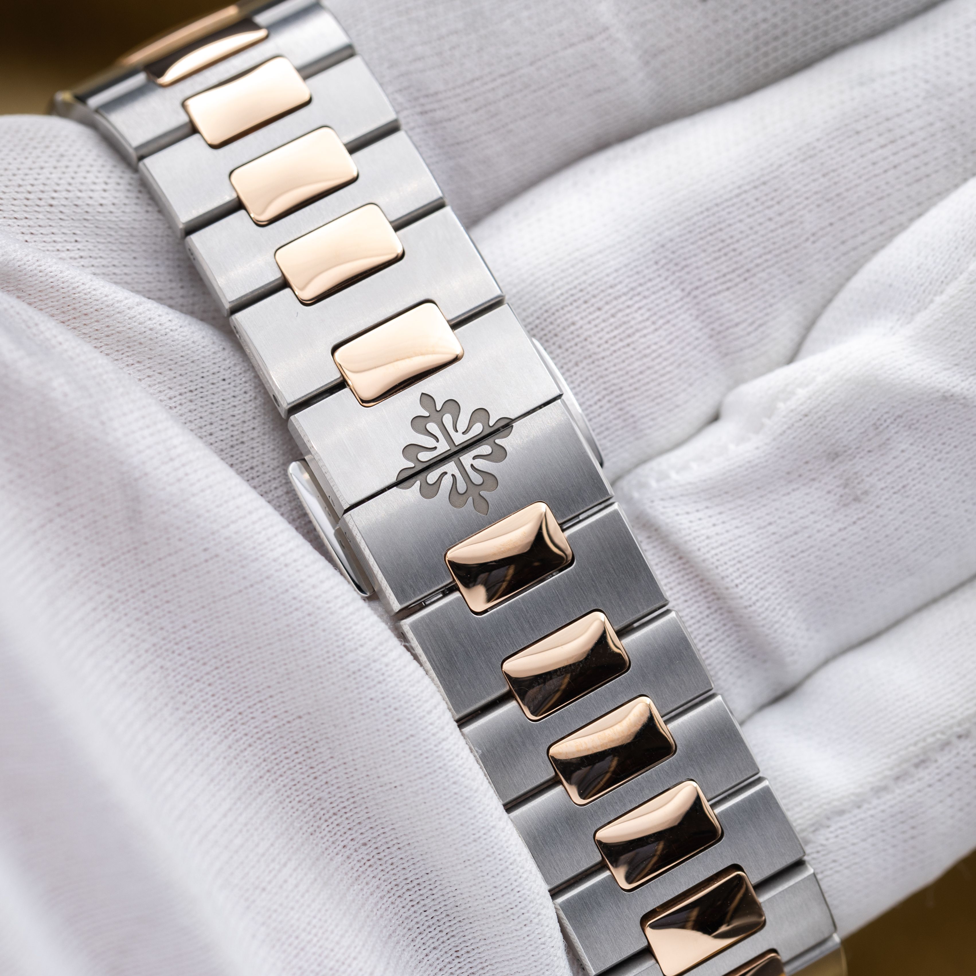 Patek Philippe Cubitus 5821/1AR-001 Thumbnail 3