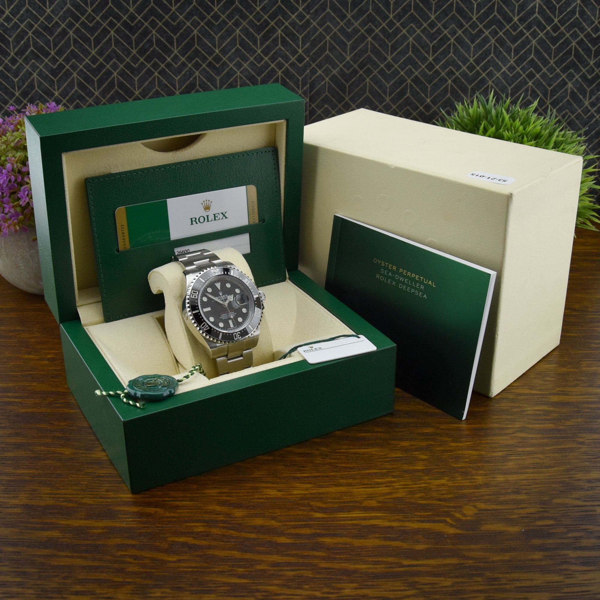Rolex Sea-Dweller 126600 Thumbnail 5