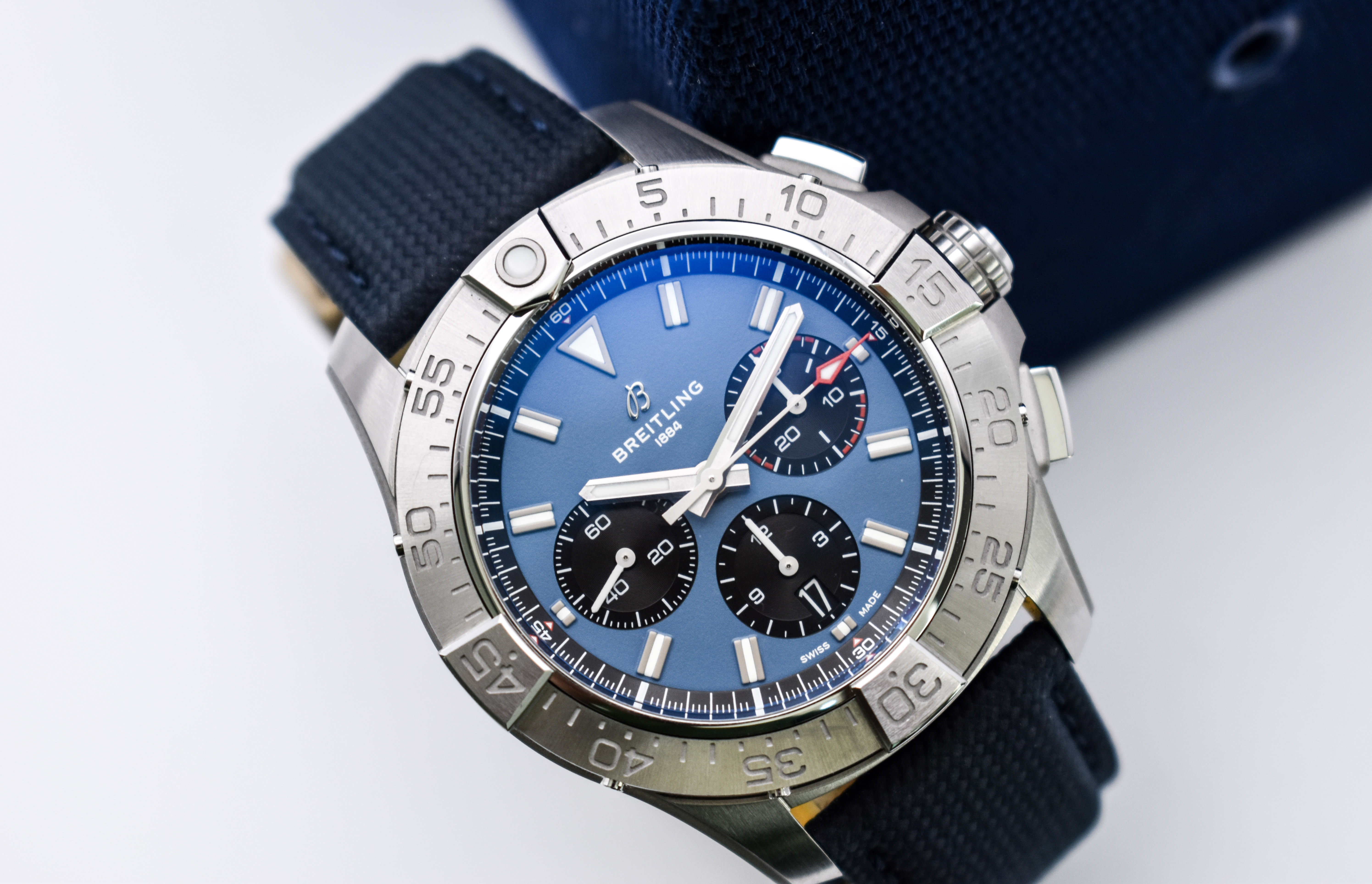 Breitling Avenger B01 Chronograph AB0147 Thumbnail 5