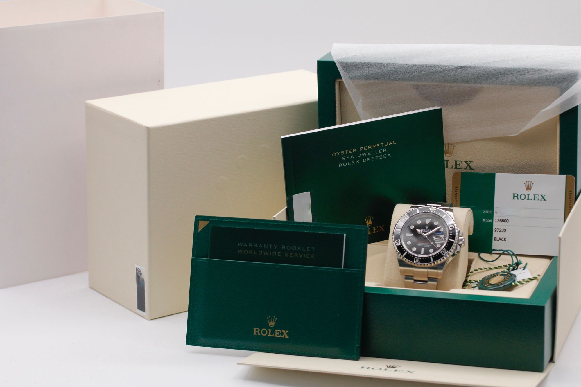 Rolex Sea-Dweller 126600 Thumbnail 5