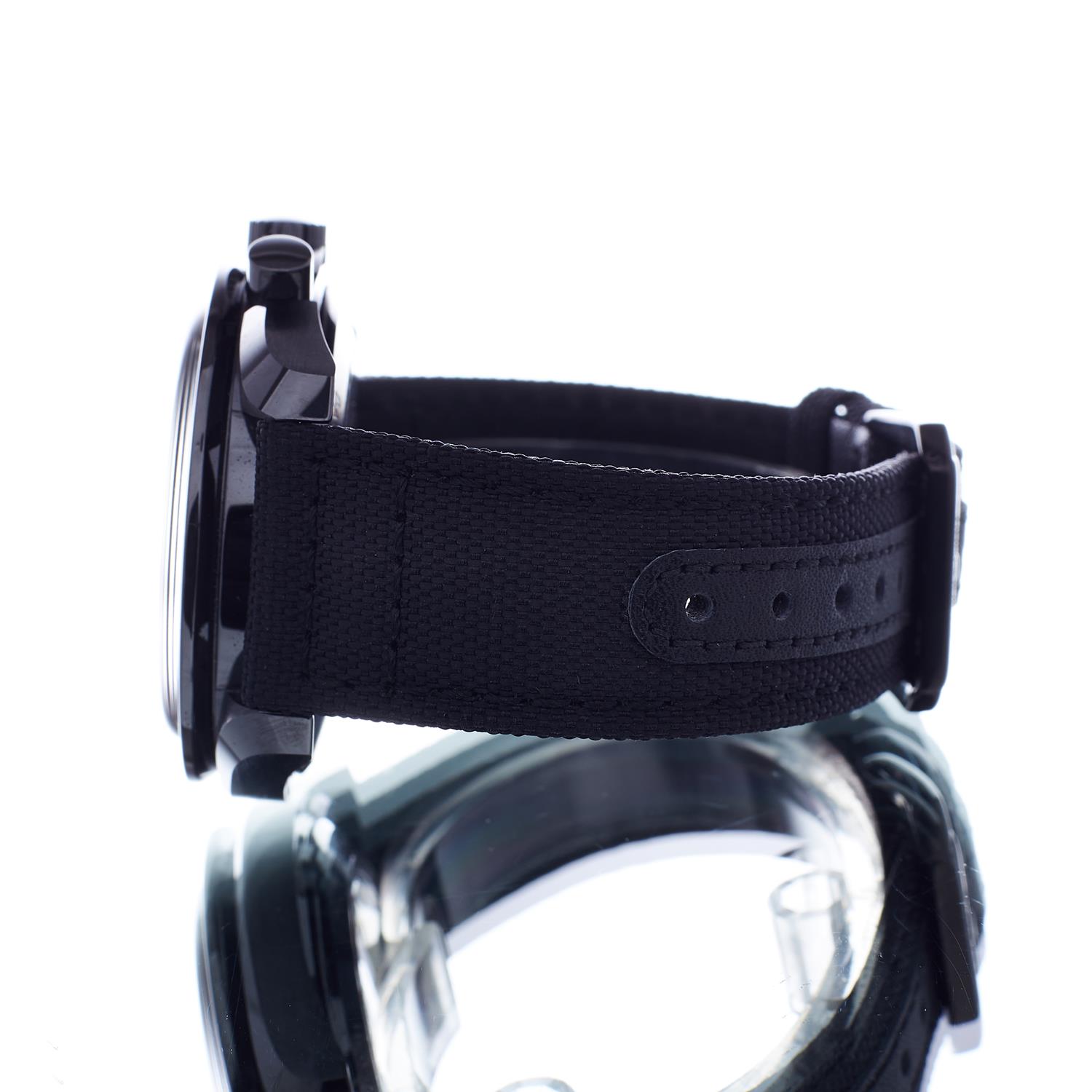 Omega Speedmaster Dark Side of the Moon 311.92.44.30.01.001 Thumbnail 2