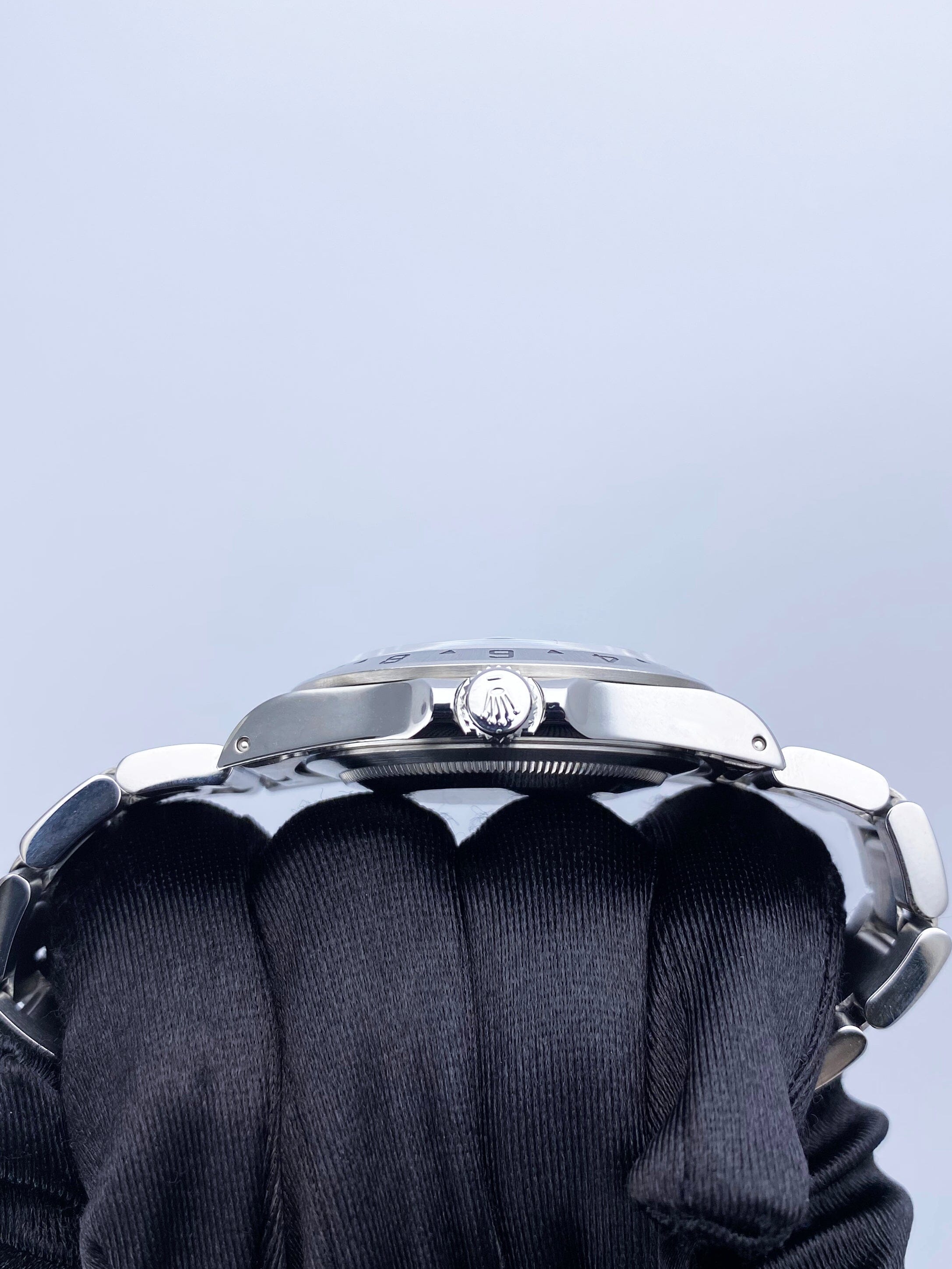 Rolex Explorer II 16570 Thumbnail 4