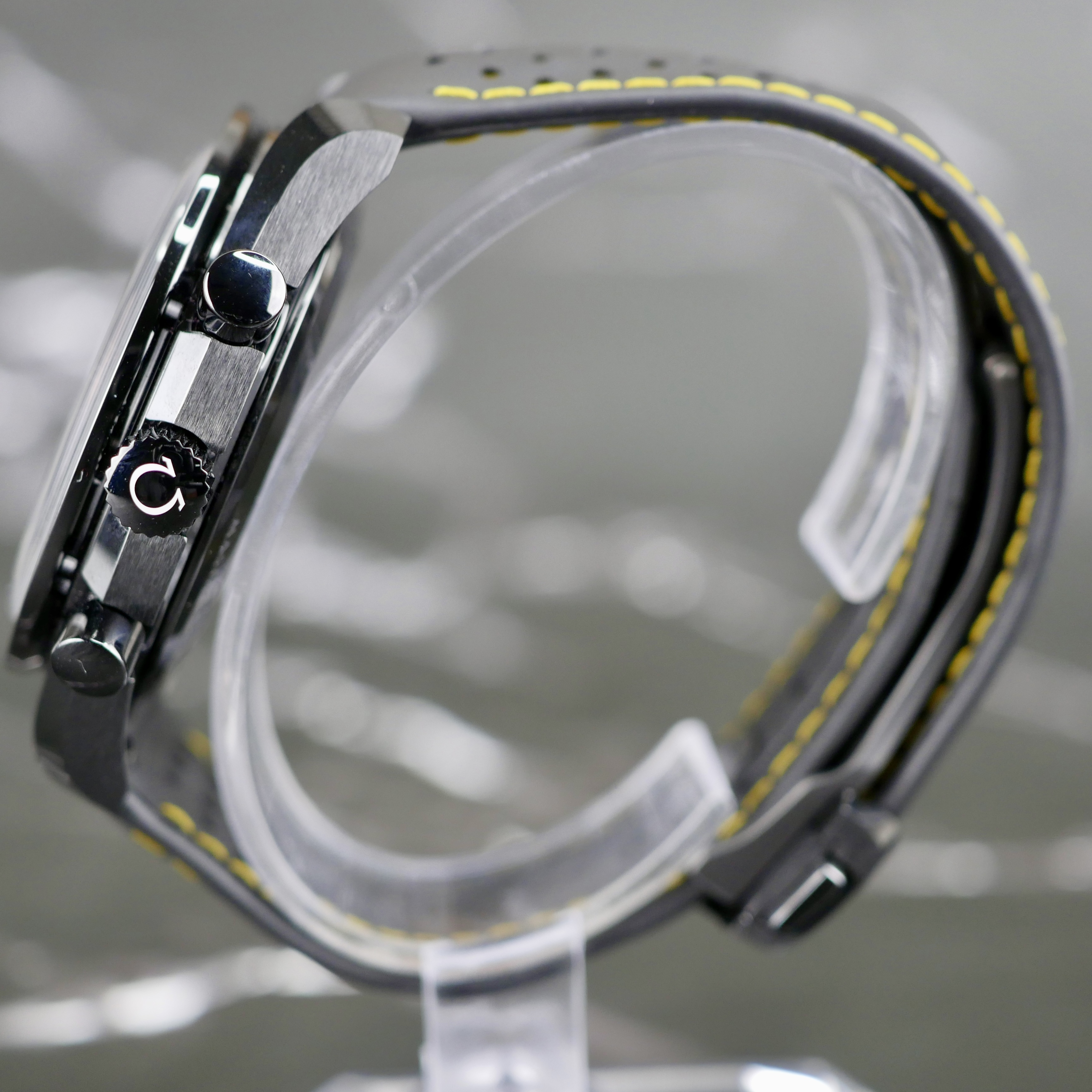 Omega Speedmaster Dark Side of the Moon 310.92.44.50.01.001 Thumbnail 2