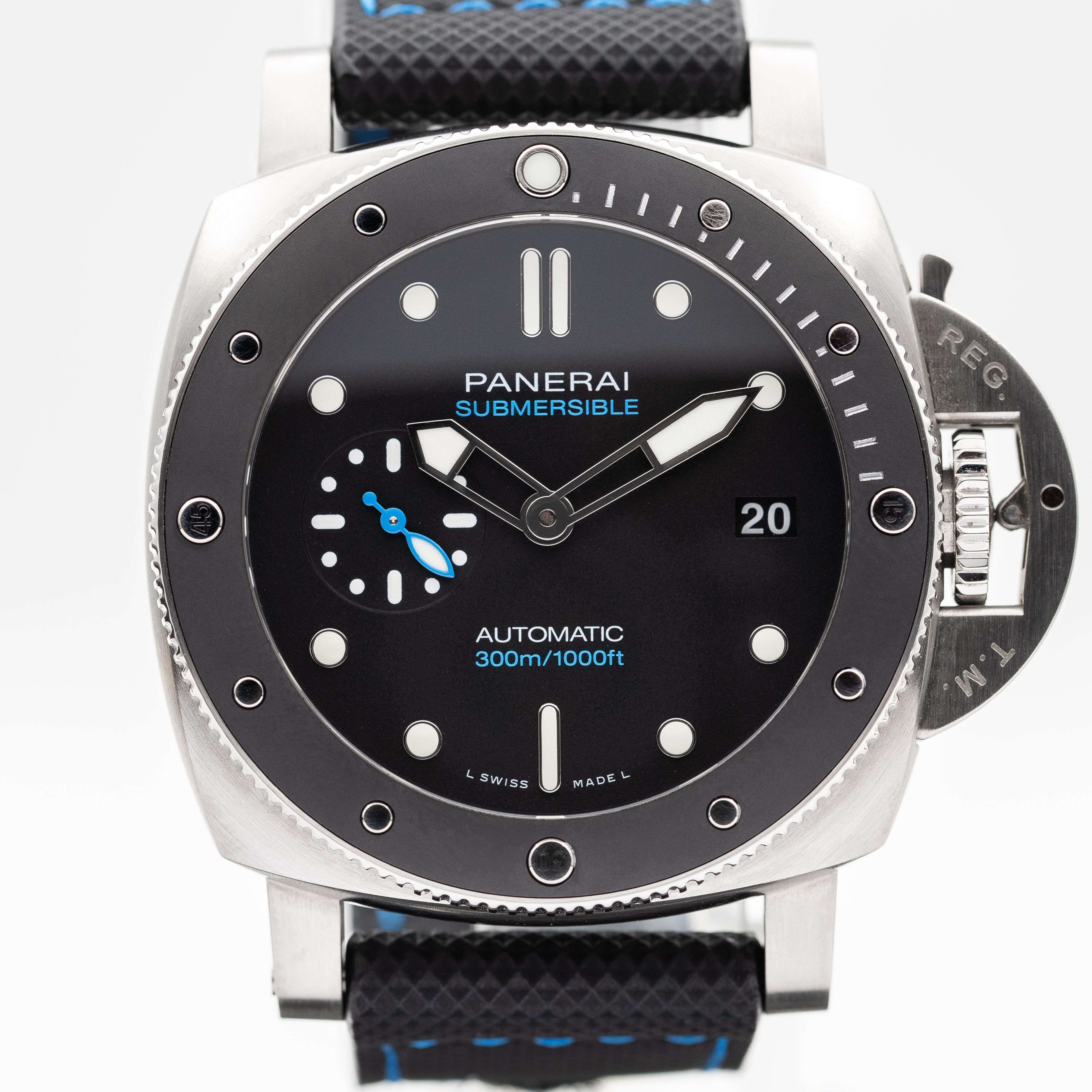 Panerai Submersible PAM00683 Thumbnail 1