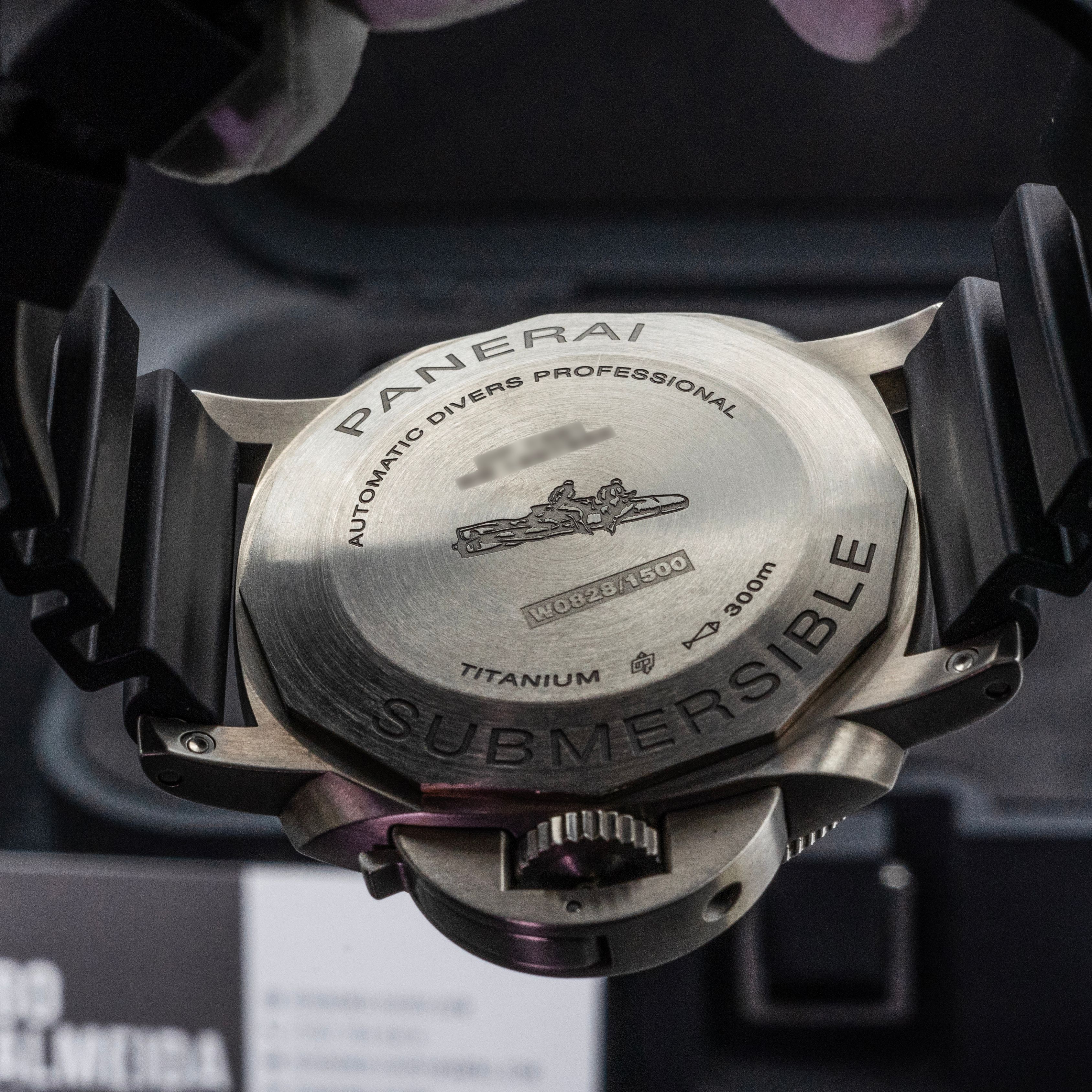 Panerai Submersible PAM01305 Thumbnail 4
