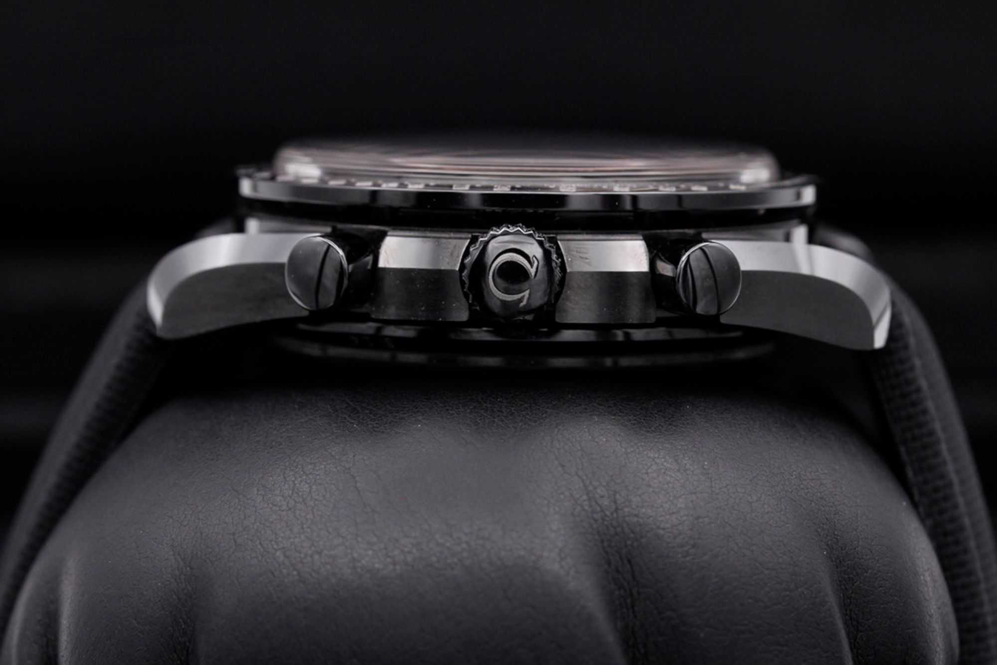 Omega Speedmaster Dark Side of the Moon 311.92.44.51.01.003 Thumbnail 3