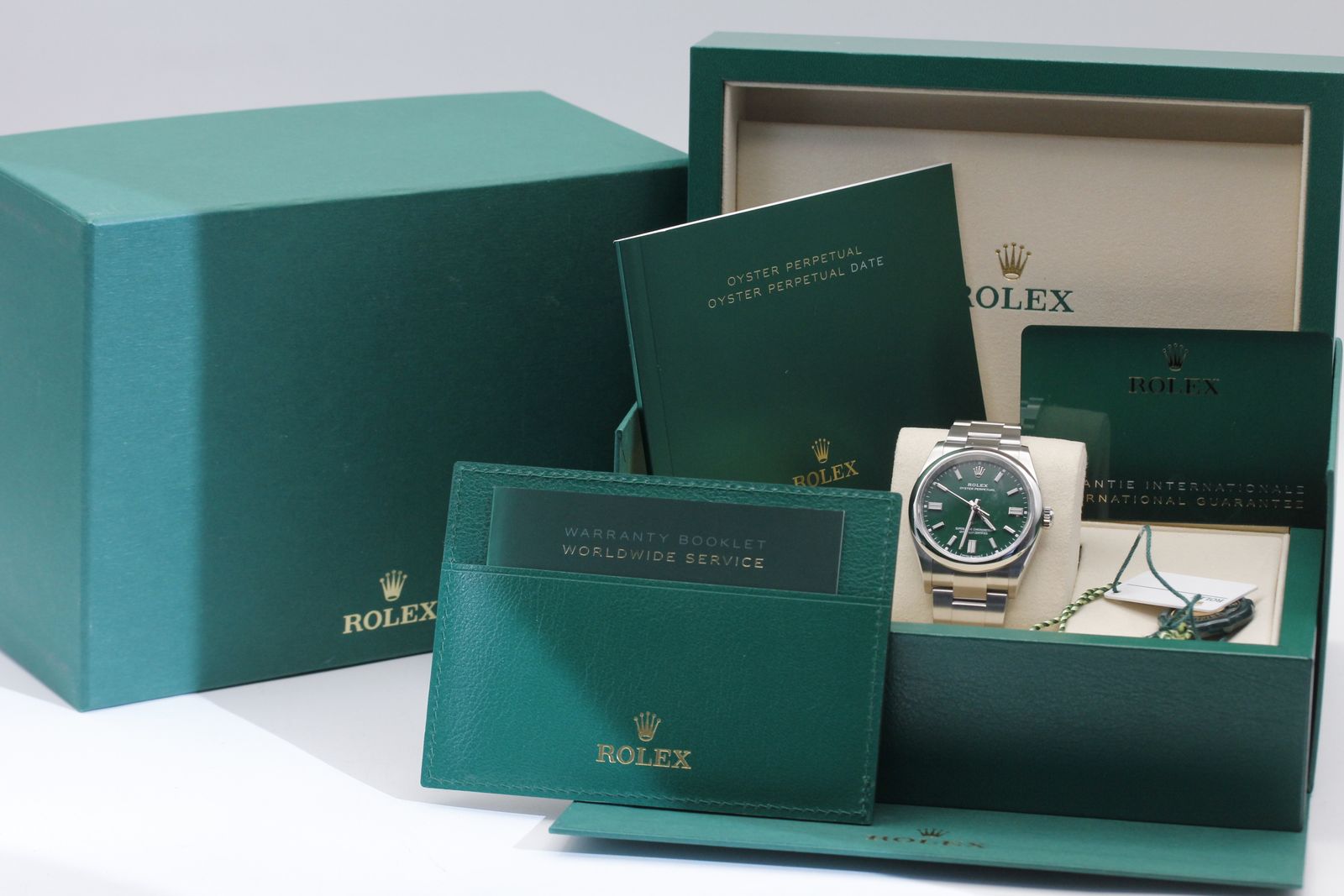 Rolex Oyster Perpetual 126000 Thumbnail 5