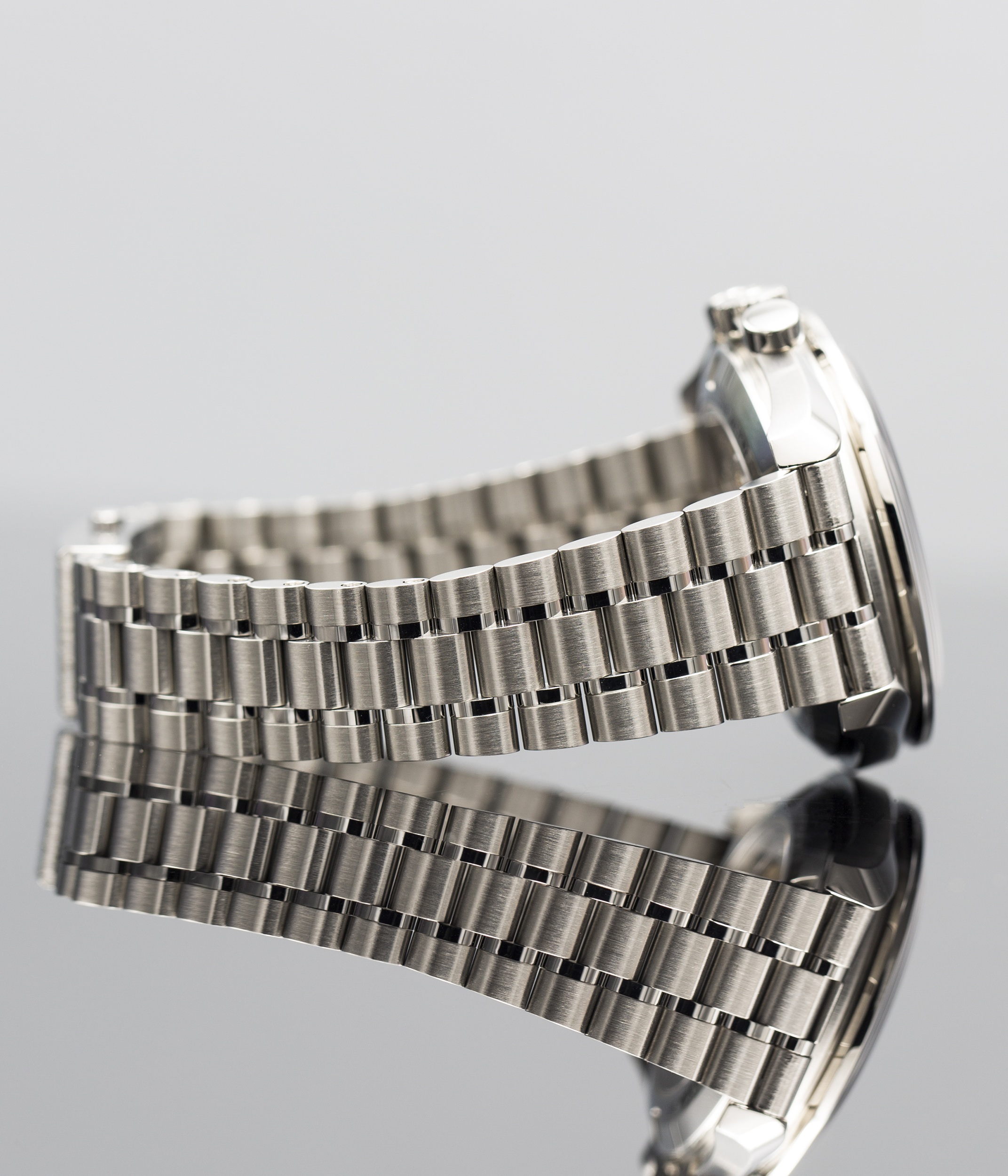 Omega Speedmaster Moonwatch Professional 310.30.42.50.01.002 Thumbnail 2