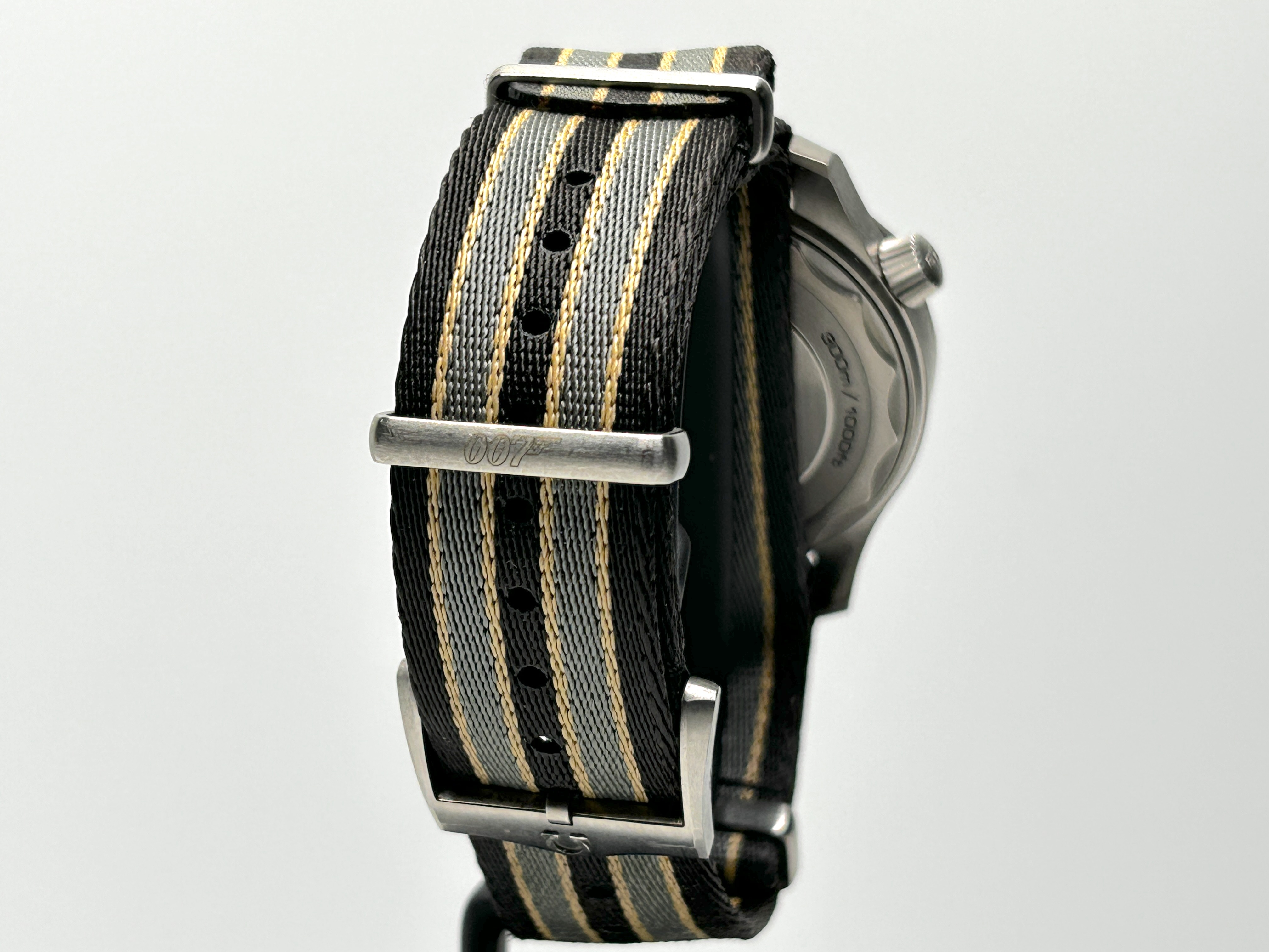 Omega Seamaster Diver 300m - James Bond Edition 210.92.42.20.01.001 Thumbnail 4