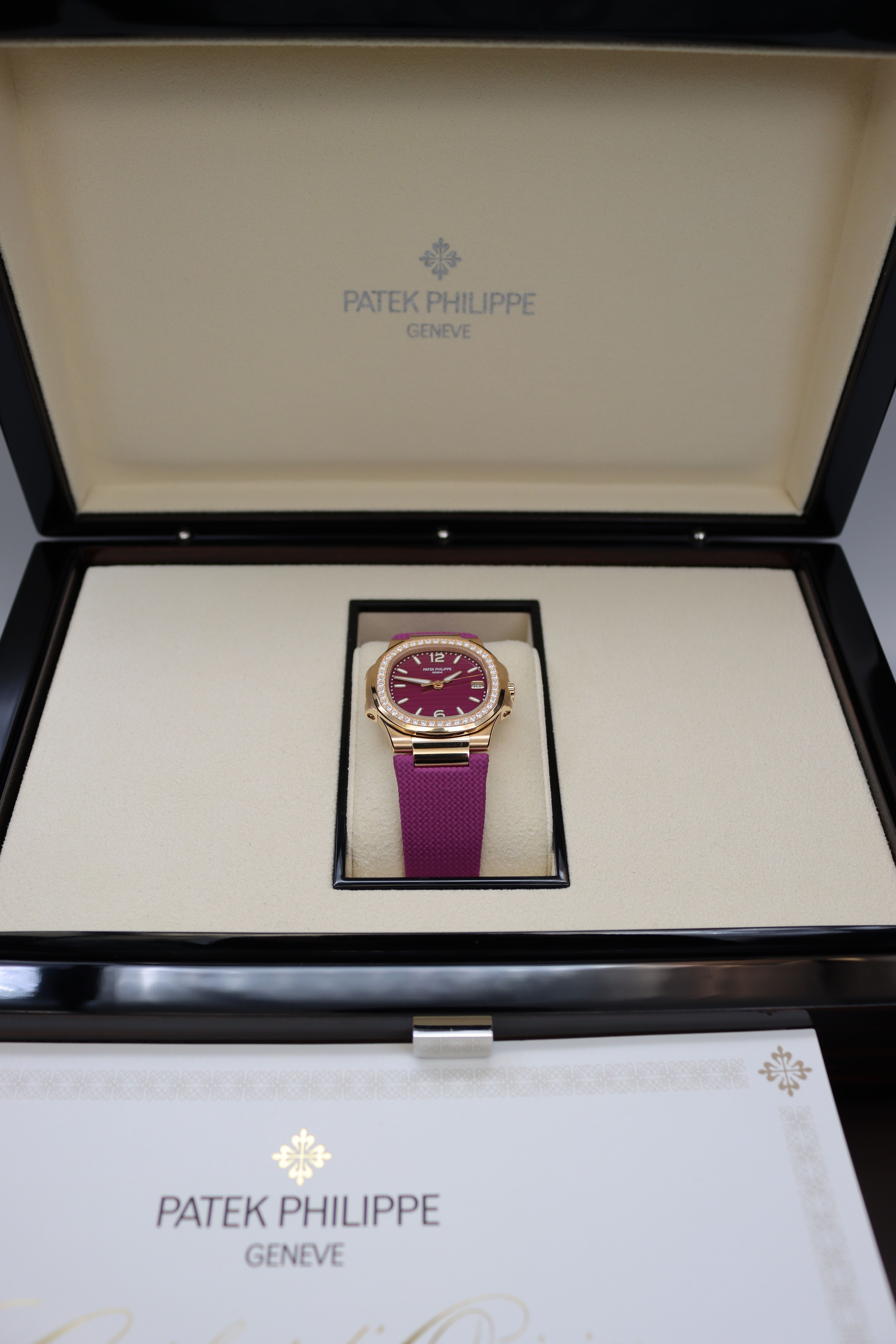 Patek Philippe Nautilus 7010R-013 Thumbnail 7