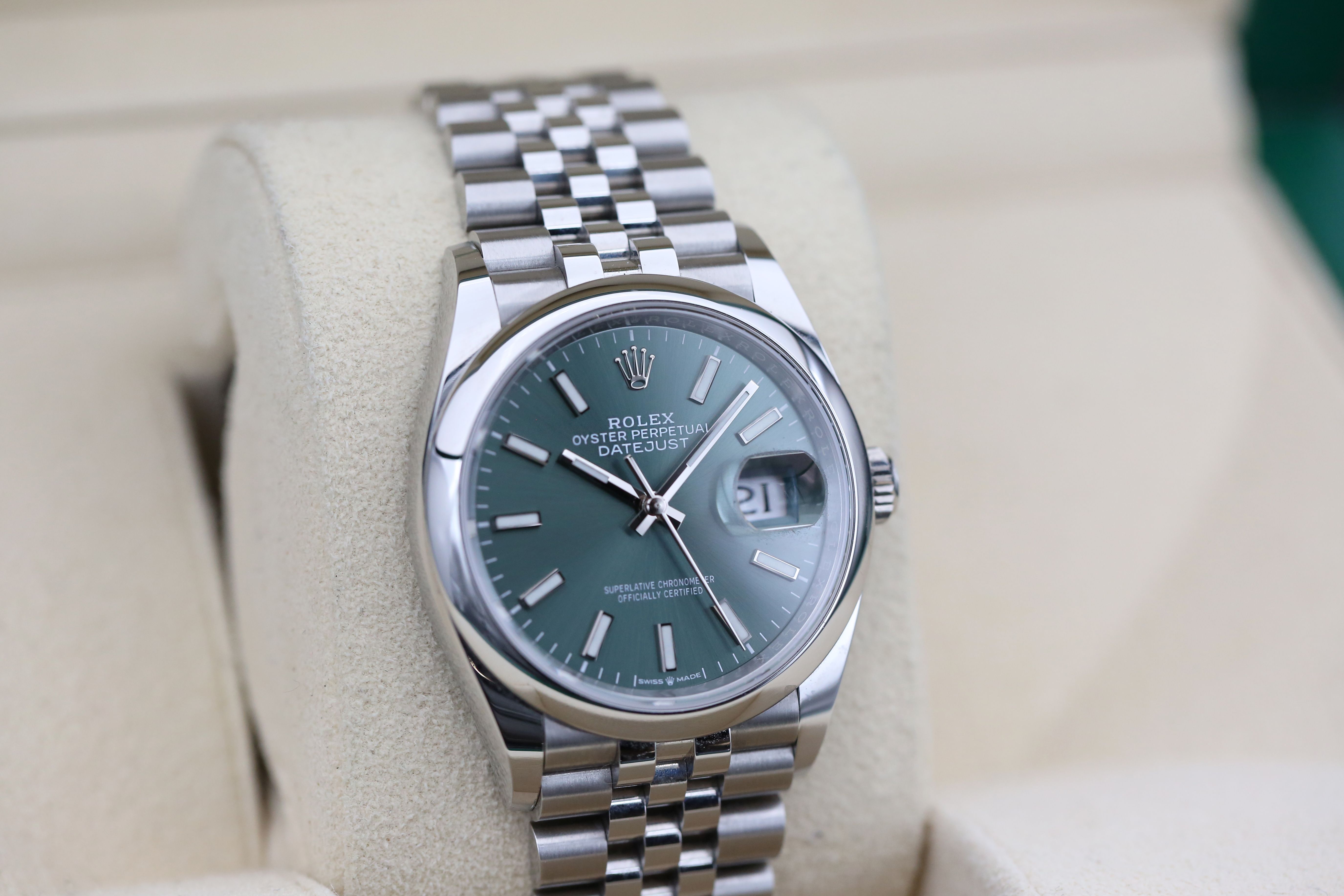 Rolex Datejust 126200 Thumbnail 2