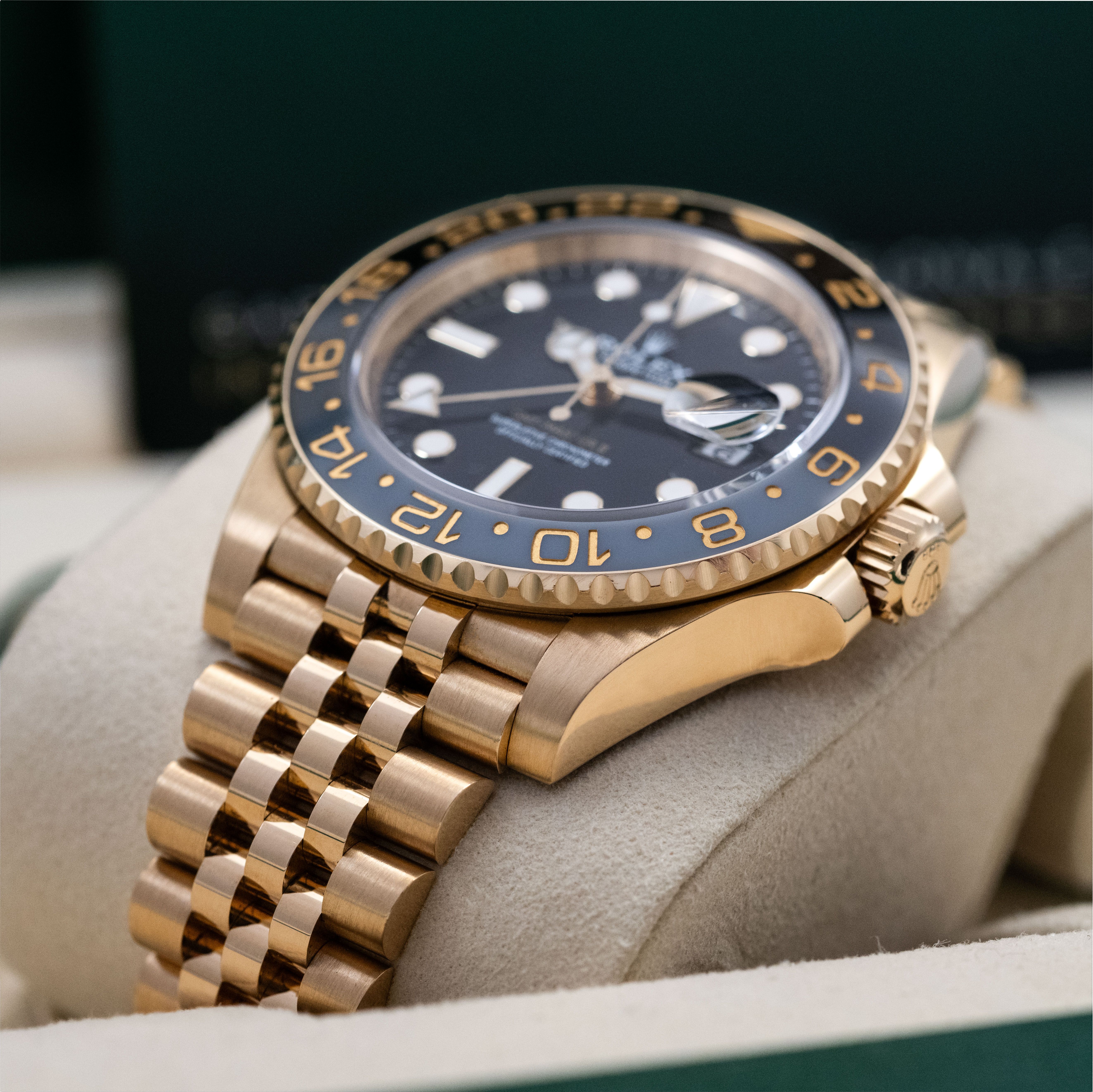 Rolex GMT Master II 126718 GRNR Thumbnail 2