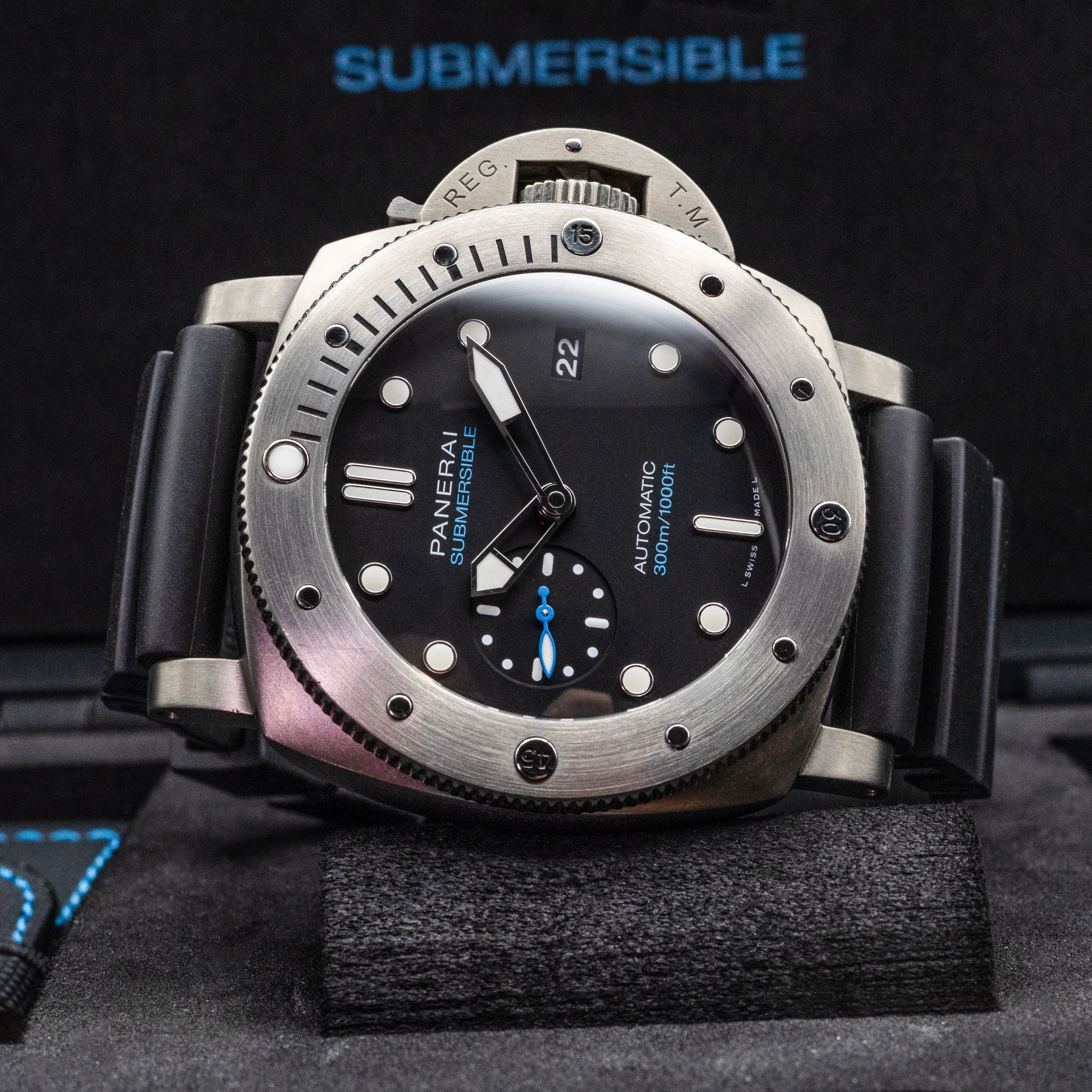 Panerai Submersible PAM01305 Thumbnail 2