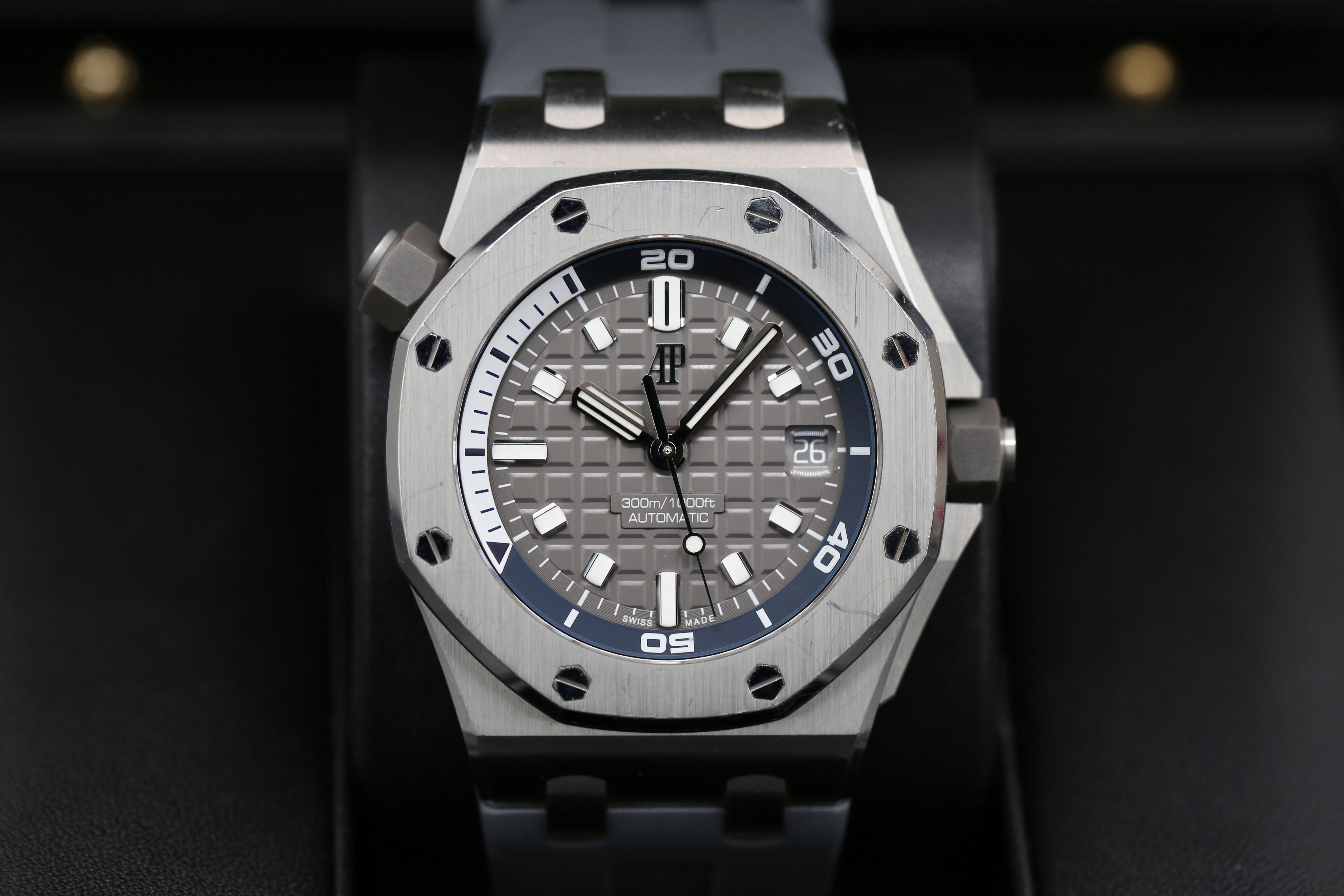 Audemars Piguet Royal Oak Offshore 15720ST.OO.A009CA.01 Thumbnail 4