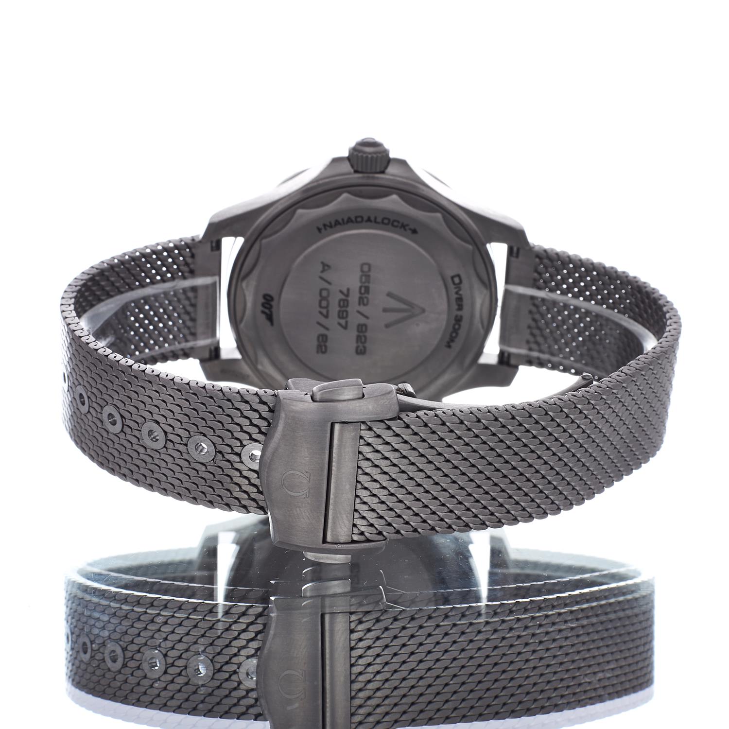 Omega Seamaster Diver 300m - James Bond Edition 210.90.42.20.01.001 Thumbnail 3