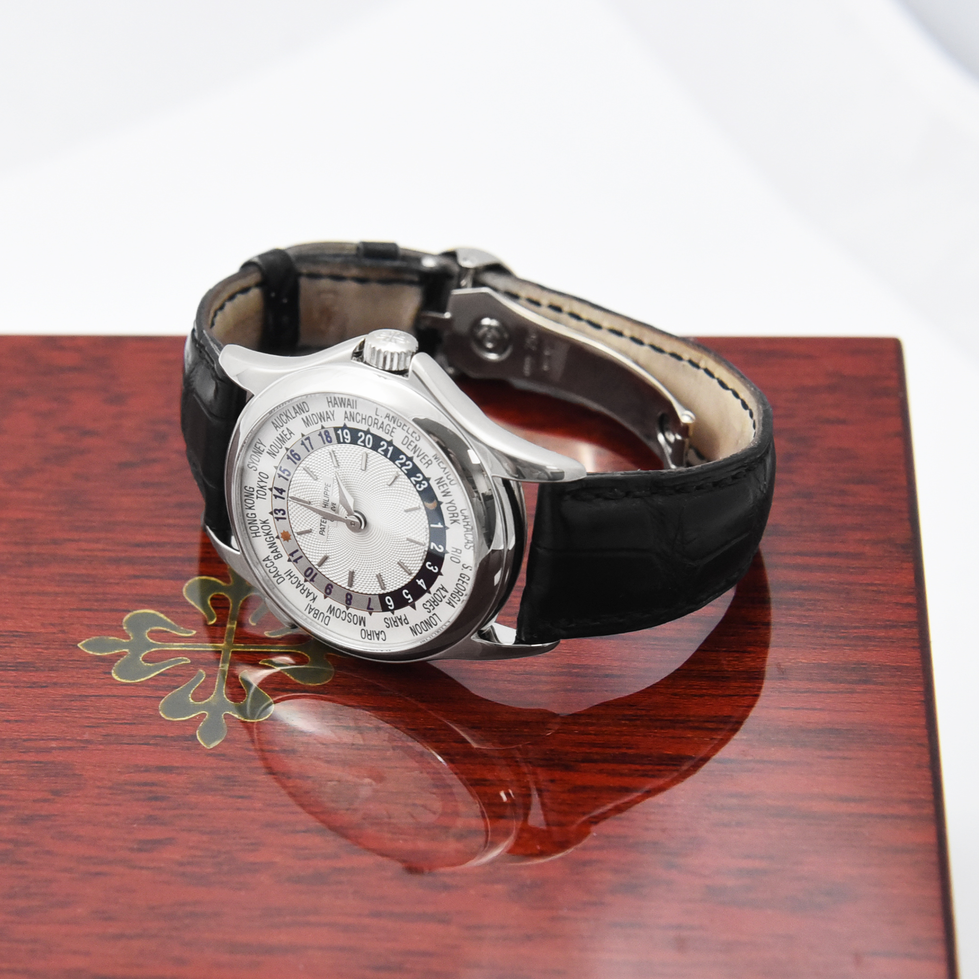Patek Philippe World Time 5110G-001 Thumbnail 4
